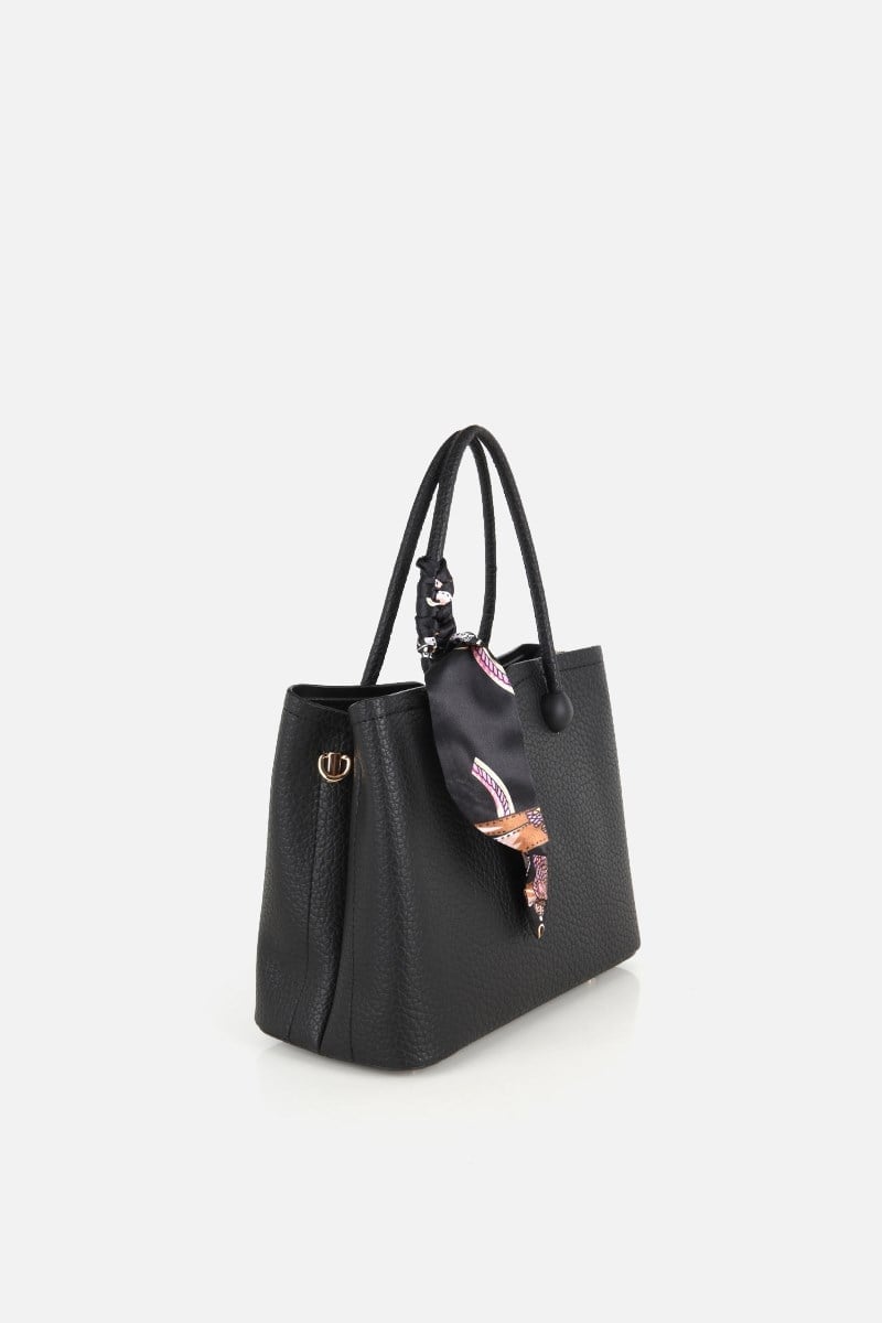 Kadın Siyah Charm Detaylı Omuz Çantası