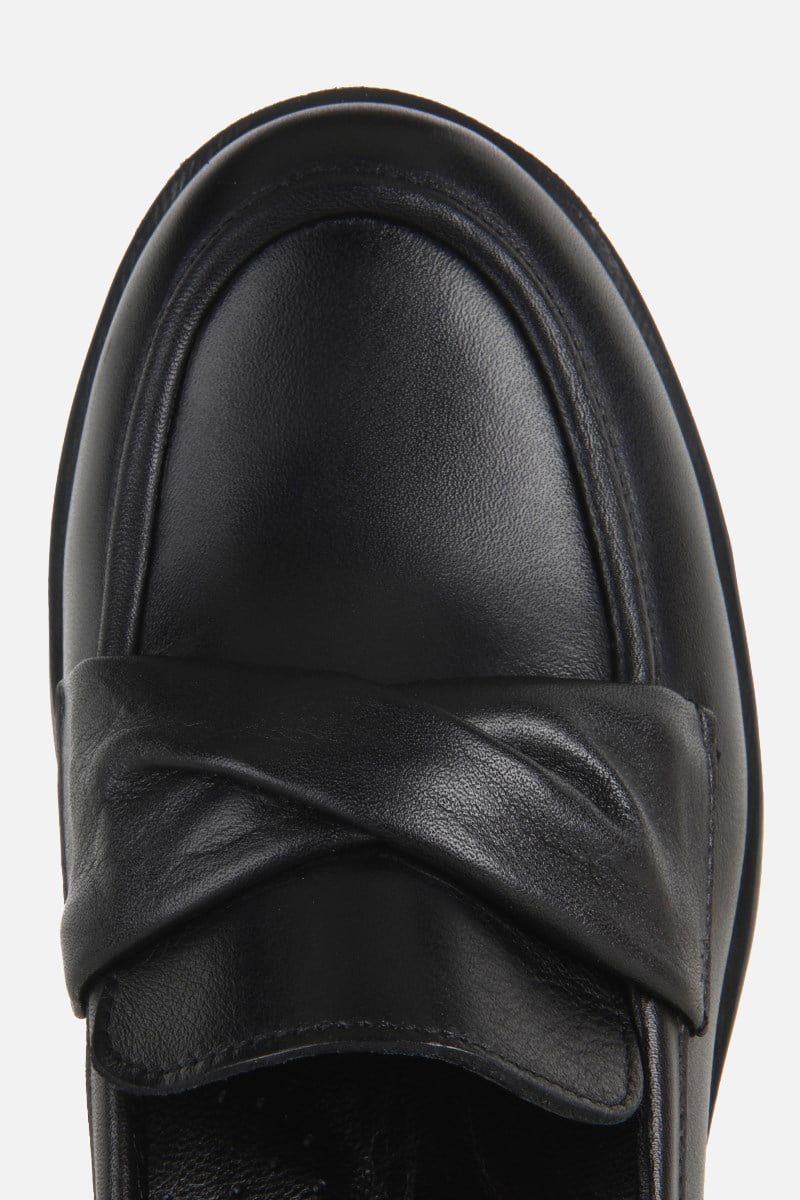 Kadın Siyah Düğüm Detaylı Loafer Ayakkabı