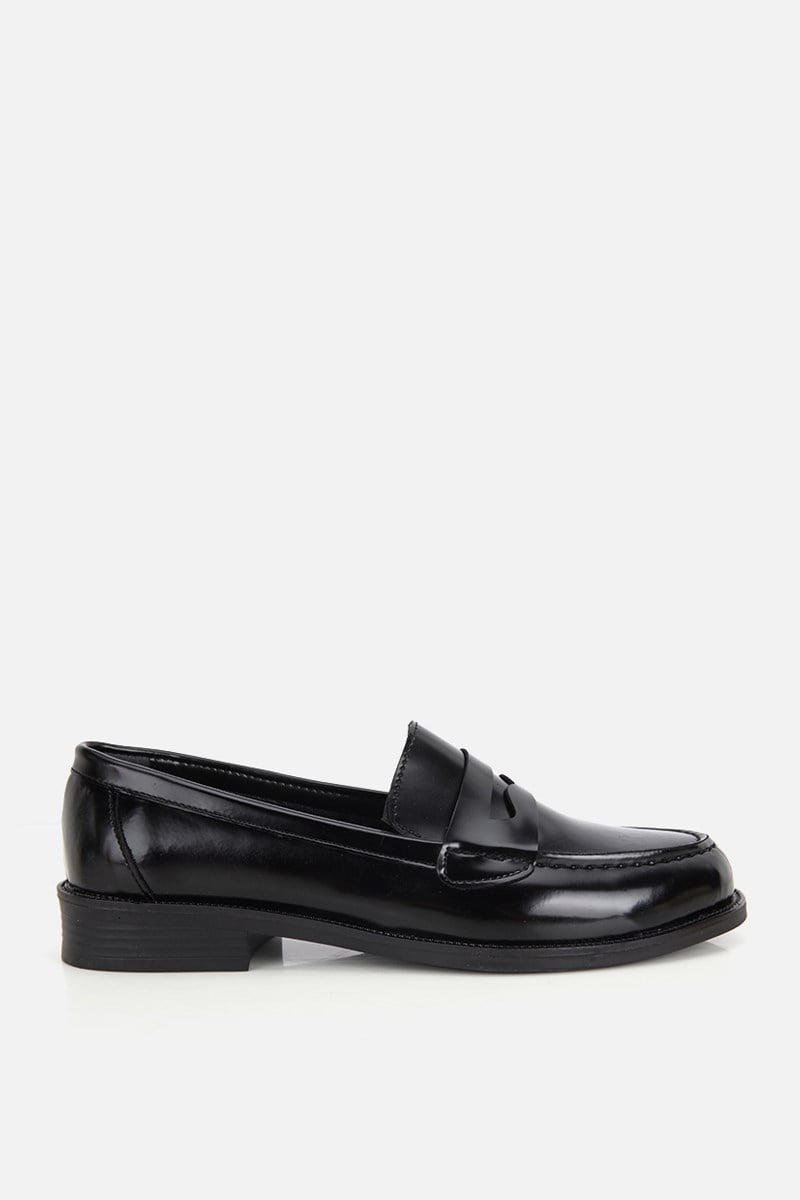 Kadın Siyah Rugan Düz Tabanlı Klasik Loafer