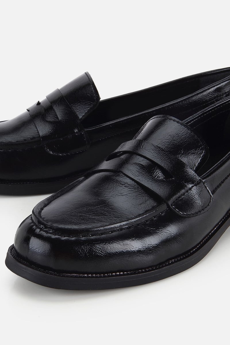 Kadın Siyah Rugan Düz Tabanlı Klasik Loafer