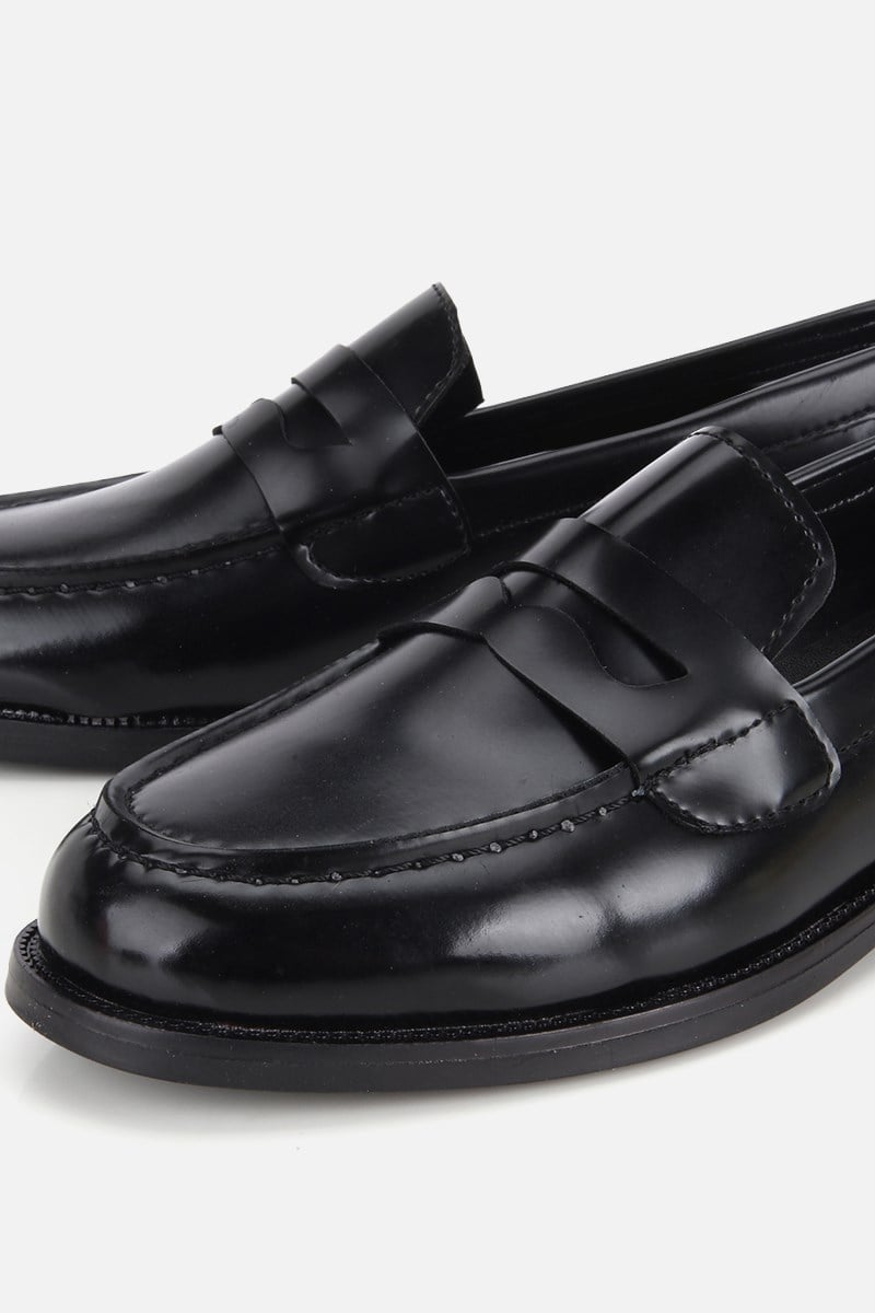 Kadın Siyah Rugan Düz Tabanlı Klasik Loafer