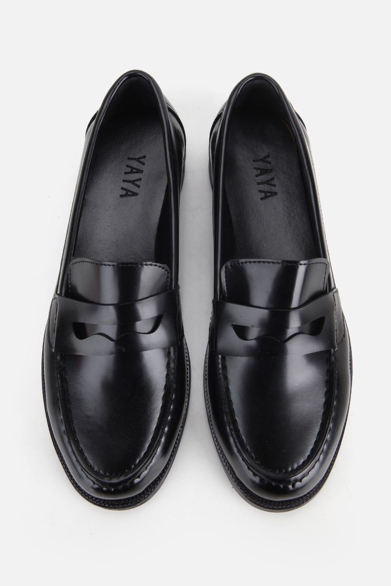 Kadın Siyah Rugan Düz Tabanlı Klasik Loafer