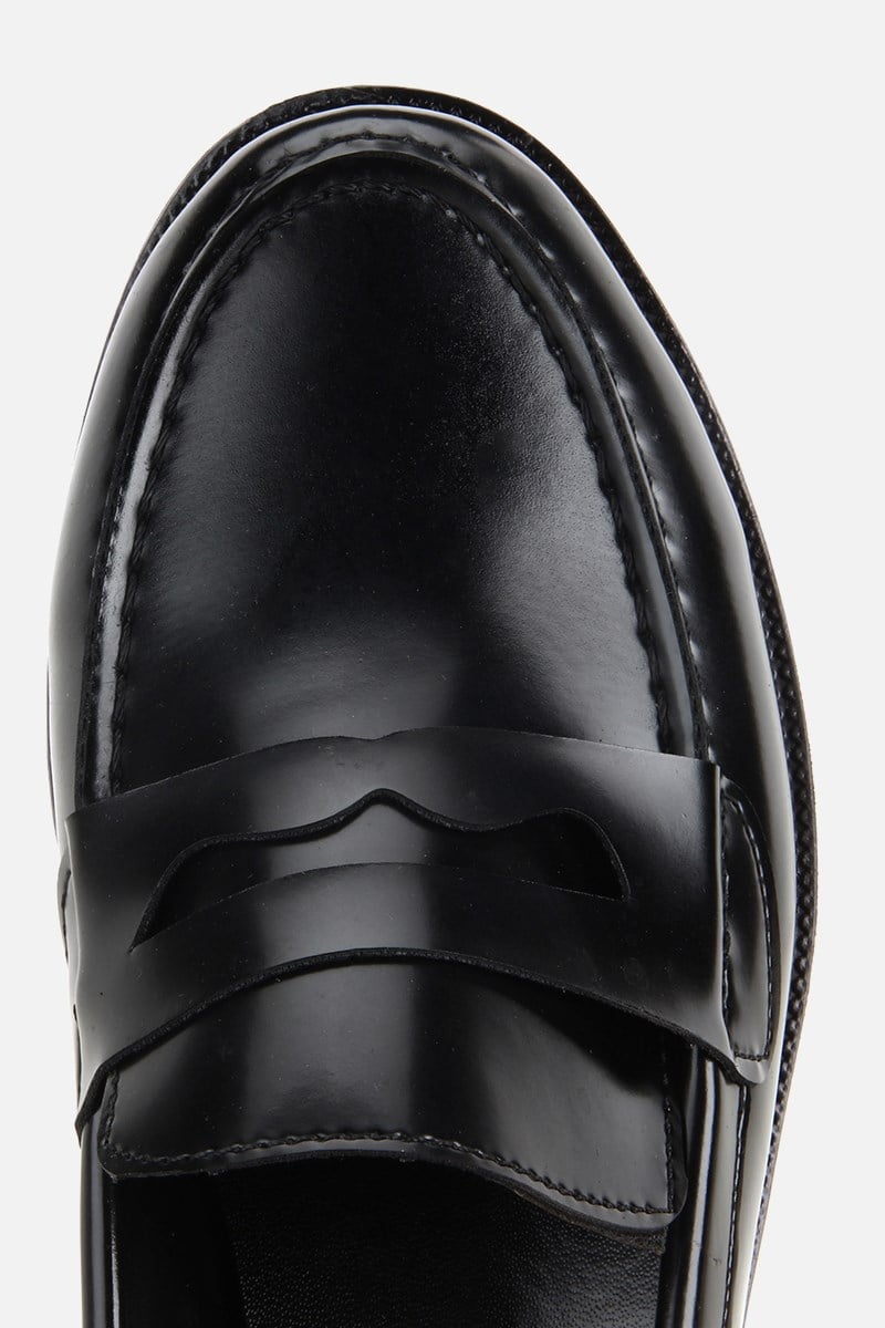 Kadın Siyah Rugan Düz Tabanlı Klasik Loafer