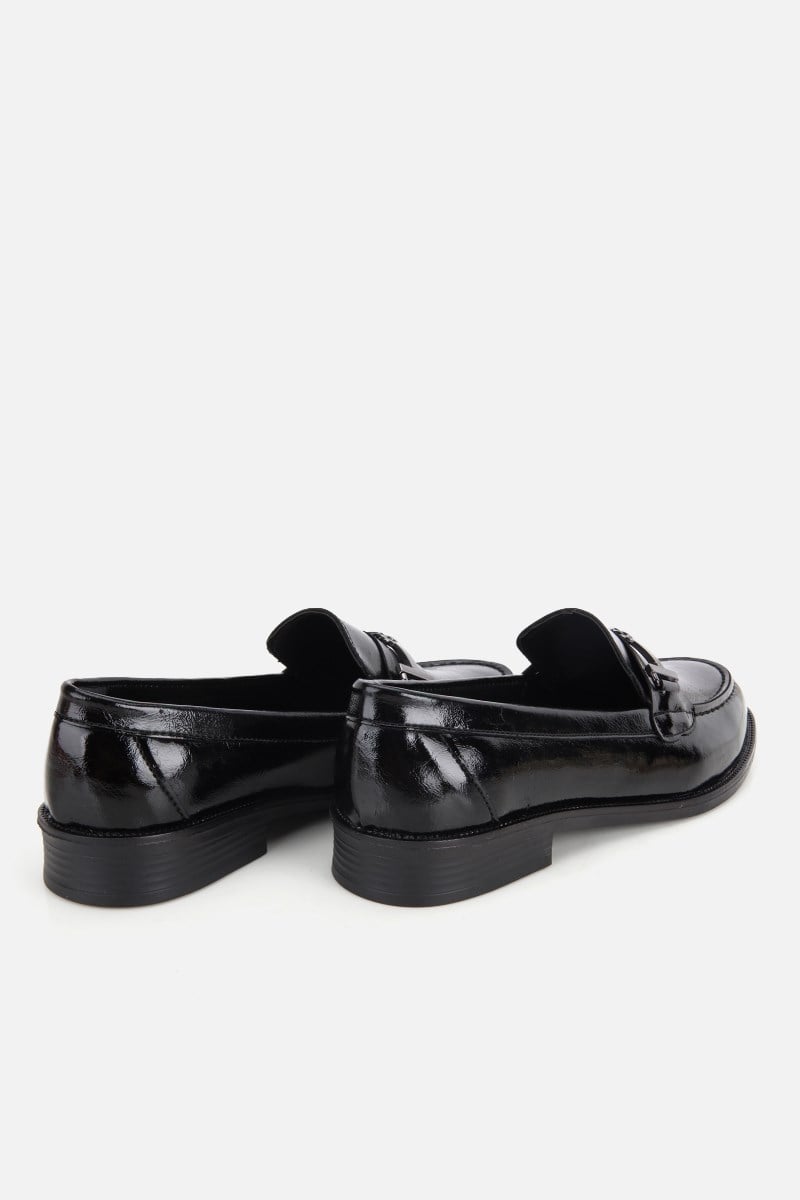 Kadın Siyah Rugan Tokalı Düz Tabanlı Klasik Loafer