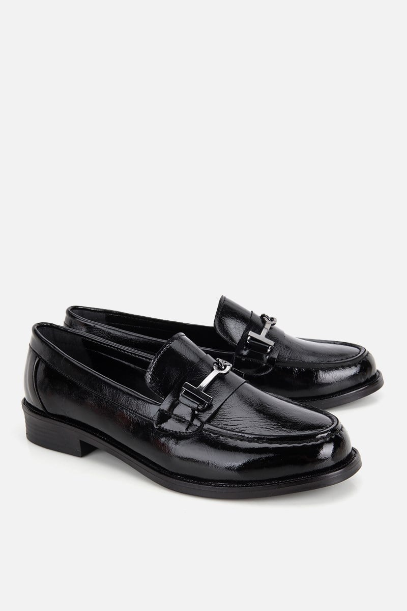 Kadın Siyah Rugan Tokalı Düz Tabanlı Klasik Loafer