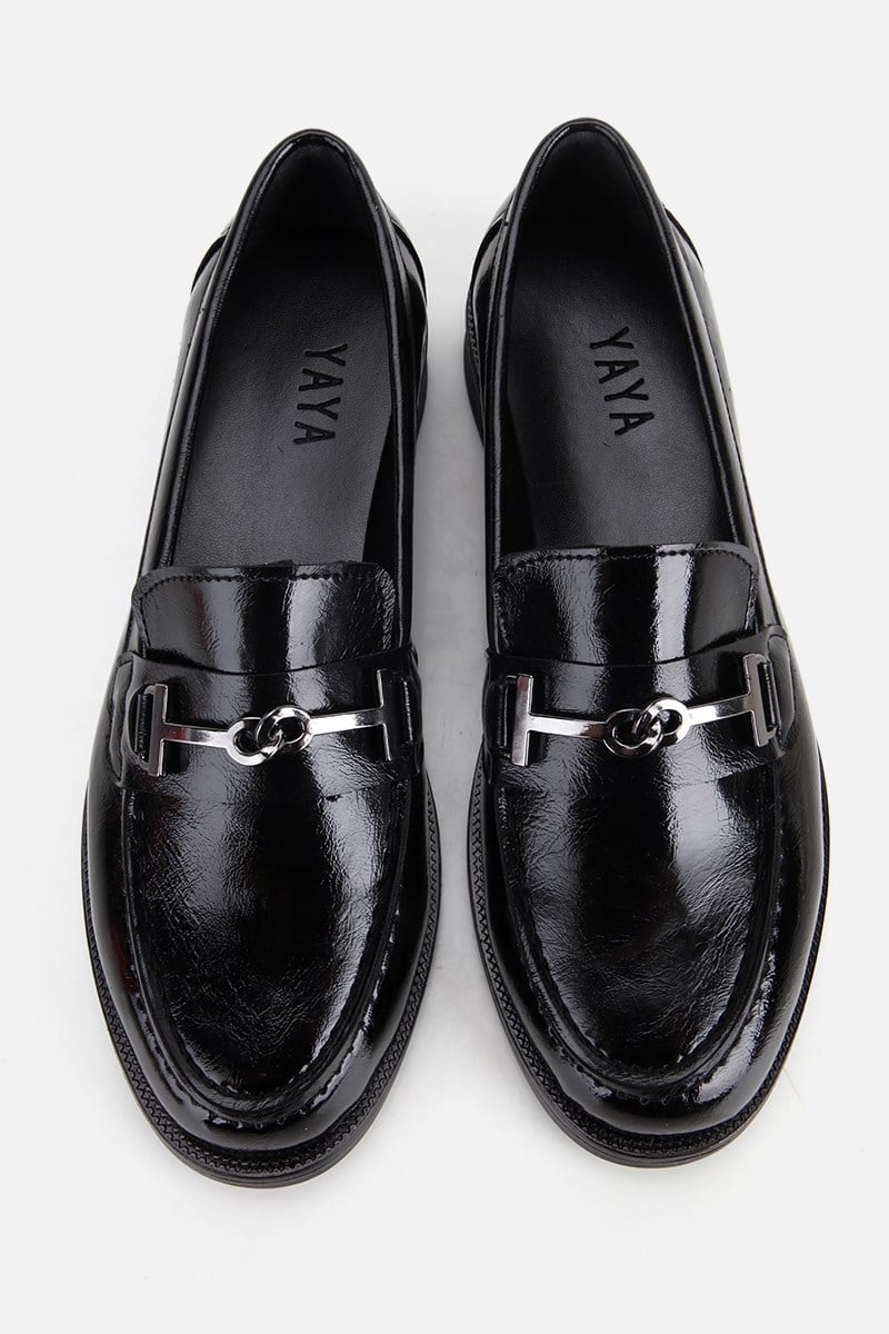 Kadın Siyah Rugan Tokalı Düz Tabanlı Klasik Loafer