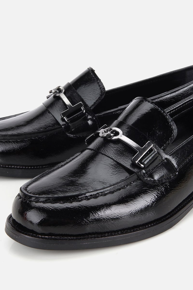 Kadın Siyah Rugan Tokalı Düz Tabanlı Klasik Loafer
