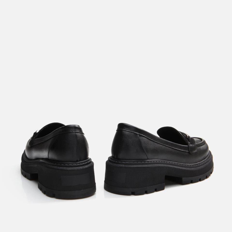 Kadın Siyah Tokalı Kalın Tabanlı Klasik Loafer