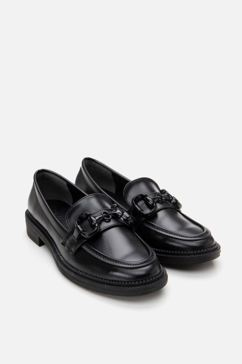 Kadın Siyah Tokalı Klasik Loafer