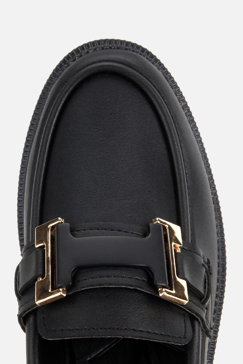 Kadın Siyah Tokalı Klasik Loafer