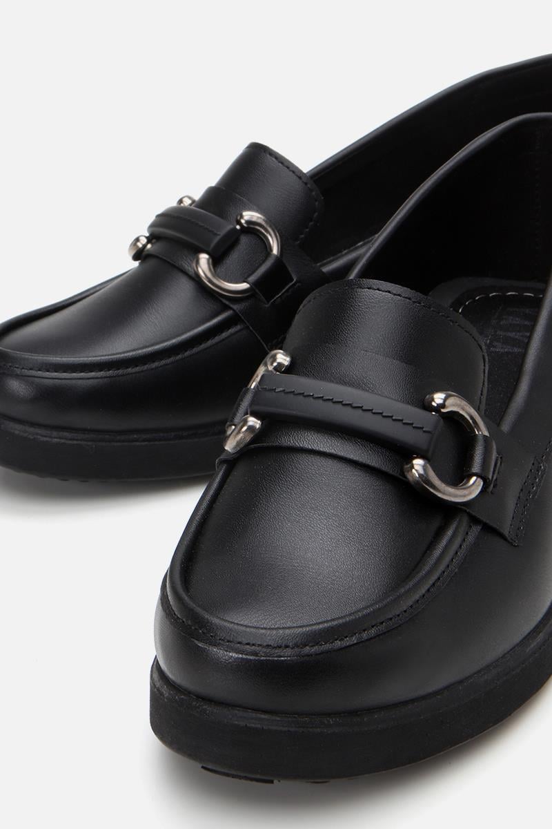 Siyah Tokalı Kadın Loafer