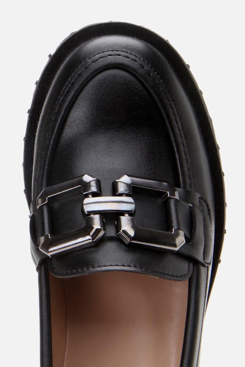 Siyah Tokalı Kadın Loafer