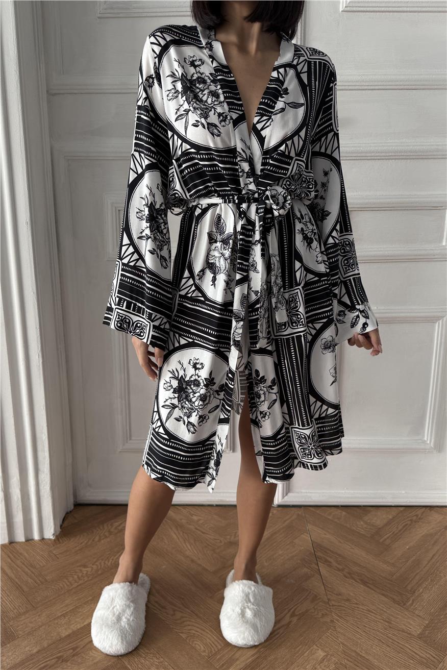 Disegno Floreale Monocromatic Beyaz Viskon Kimono/Sabahlık