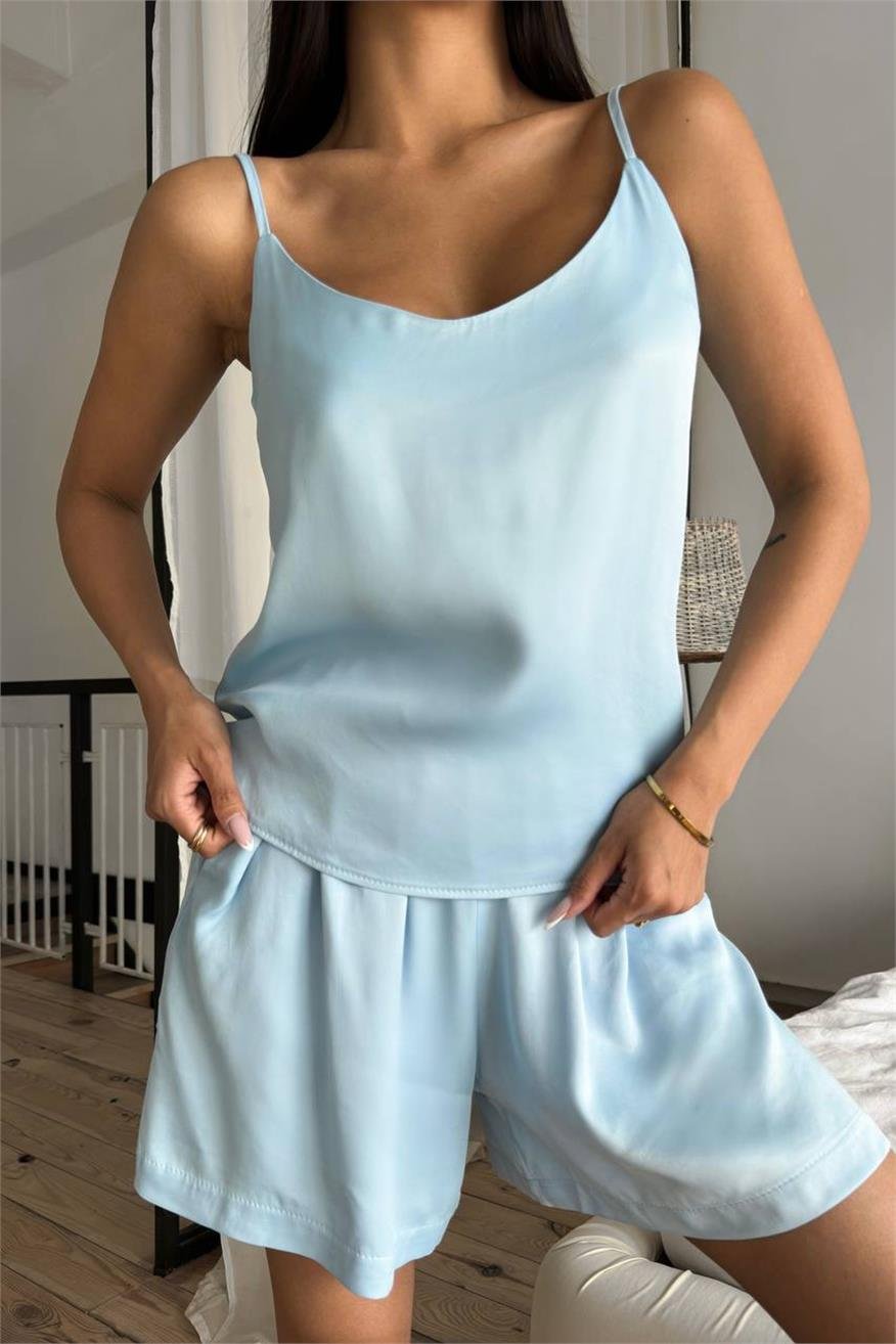 Düz Bebe Mavi Askılı ve Şortlu Floş Saten Pijama Takımı