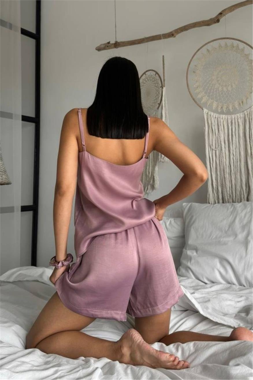 Düz Gül Kurusu Askılı ve Şortlu Floş Saten Pijama Takımı