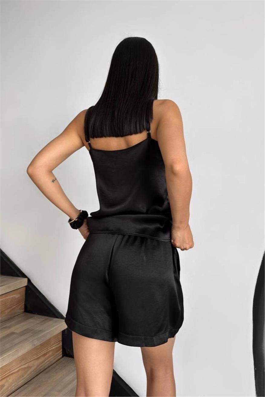 Düz Siyah Askılı ve Şortlu Floş Saten Pijama Takımı