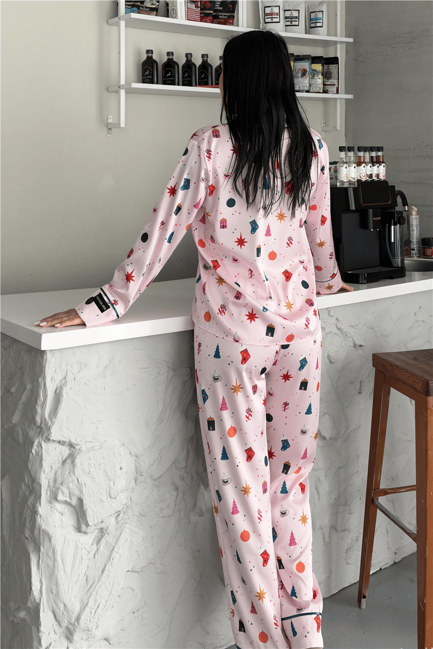 Soffice Inverno Yılbaşı Temalı Saten Uzun Pijama Takımı SNV8702