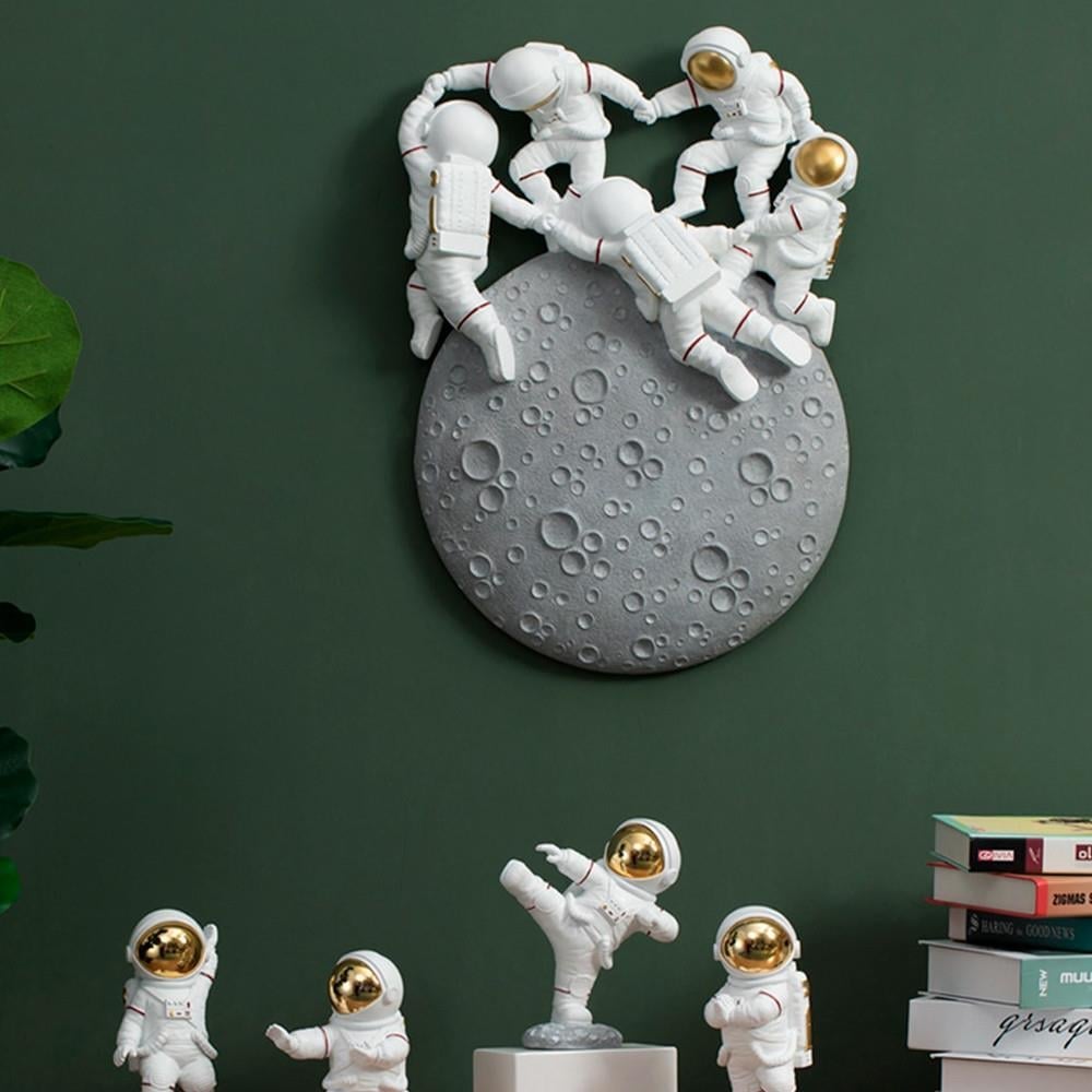 1351-03-astronot-duvar-figuru-sari-ren-d7-d39.jpg