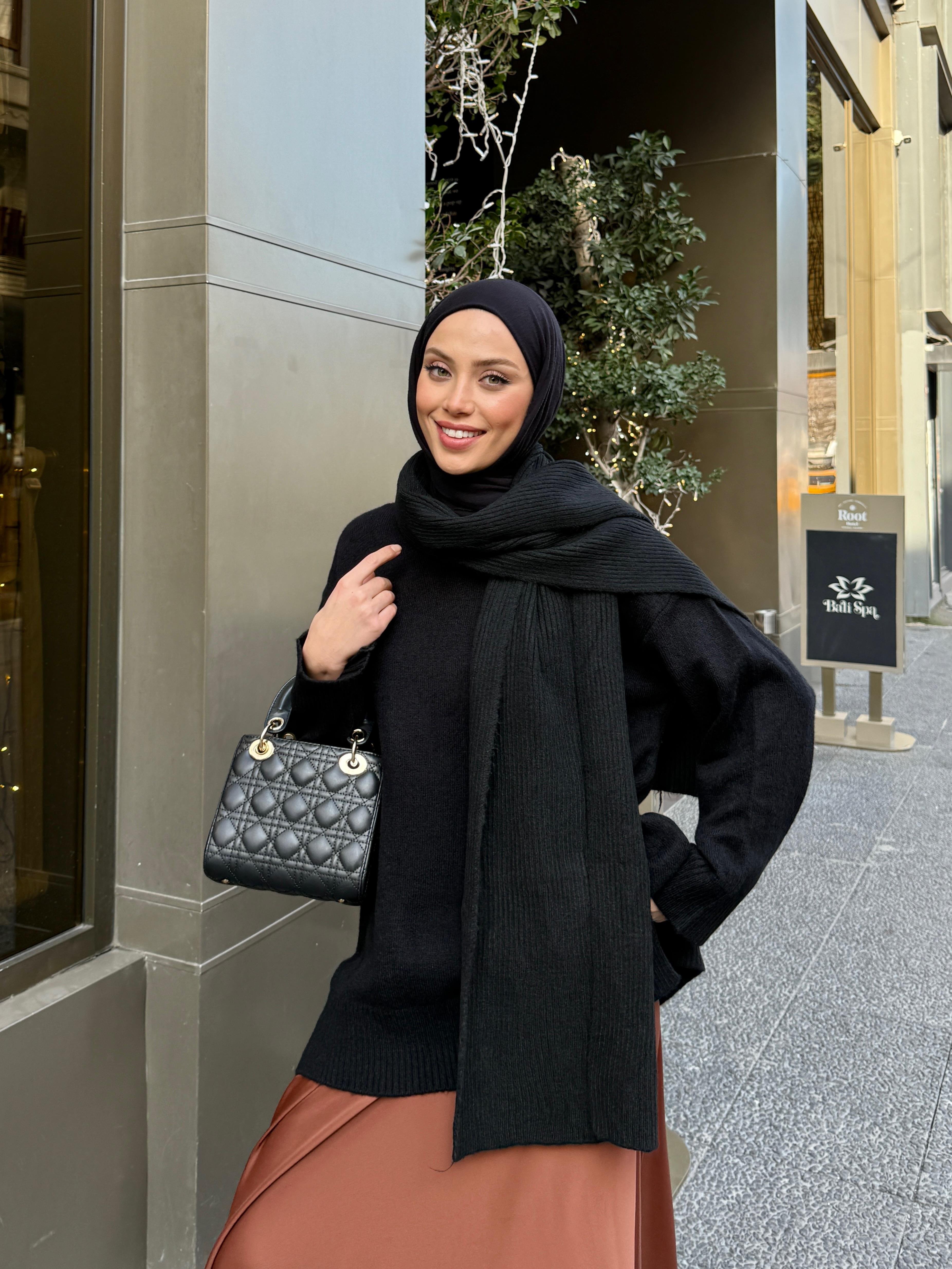 Atkılı Siyah Oversize Kazak