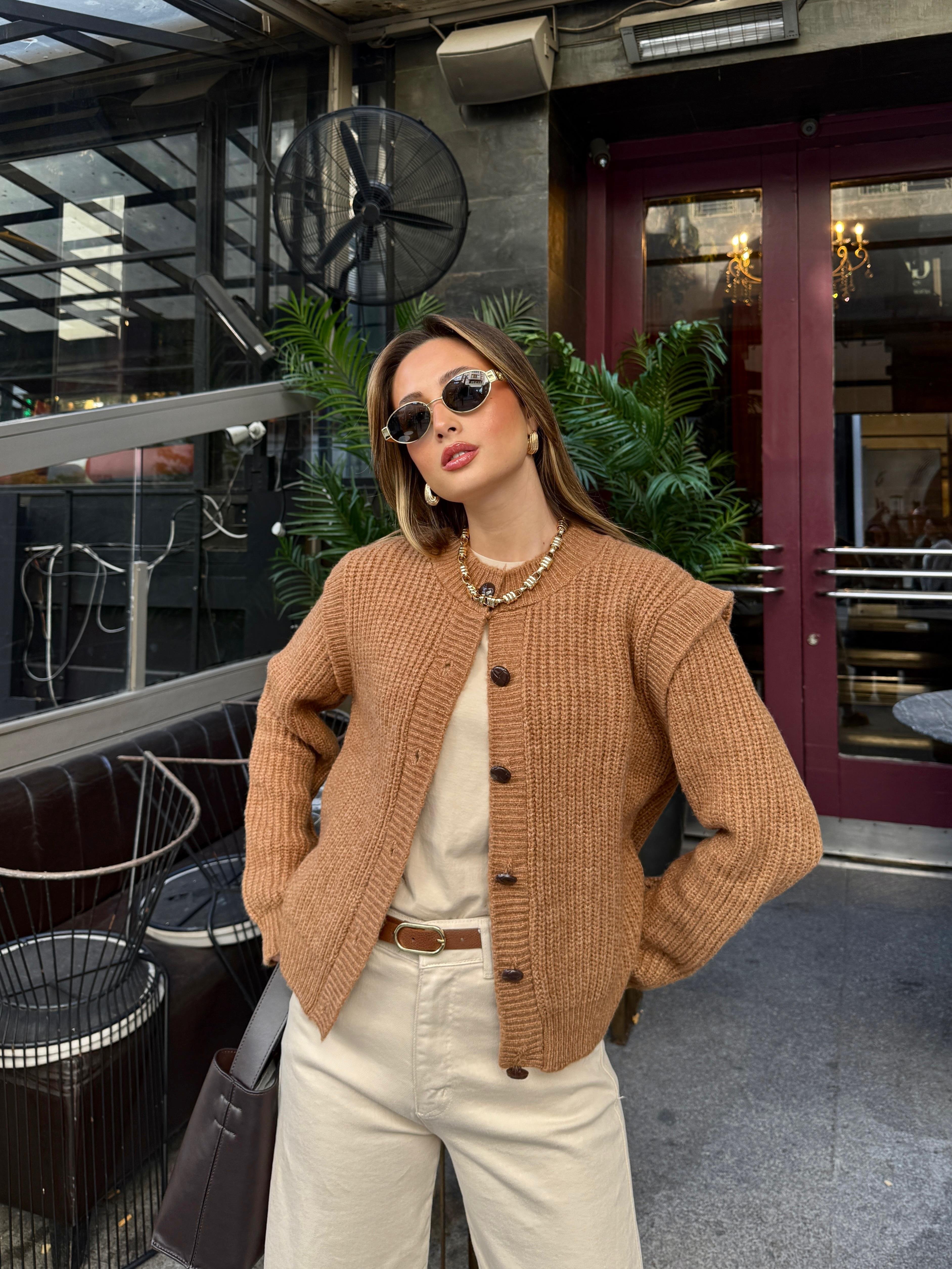 Camel Kol Detaylı Düğmeli Hırka 