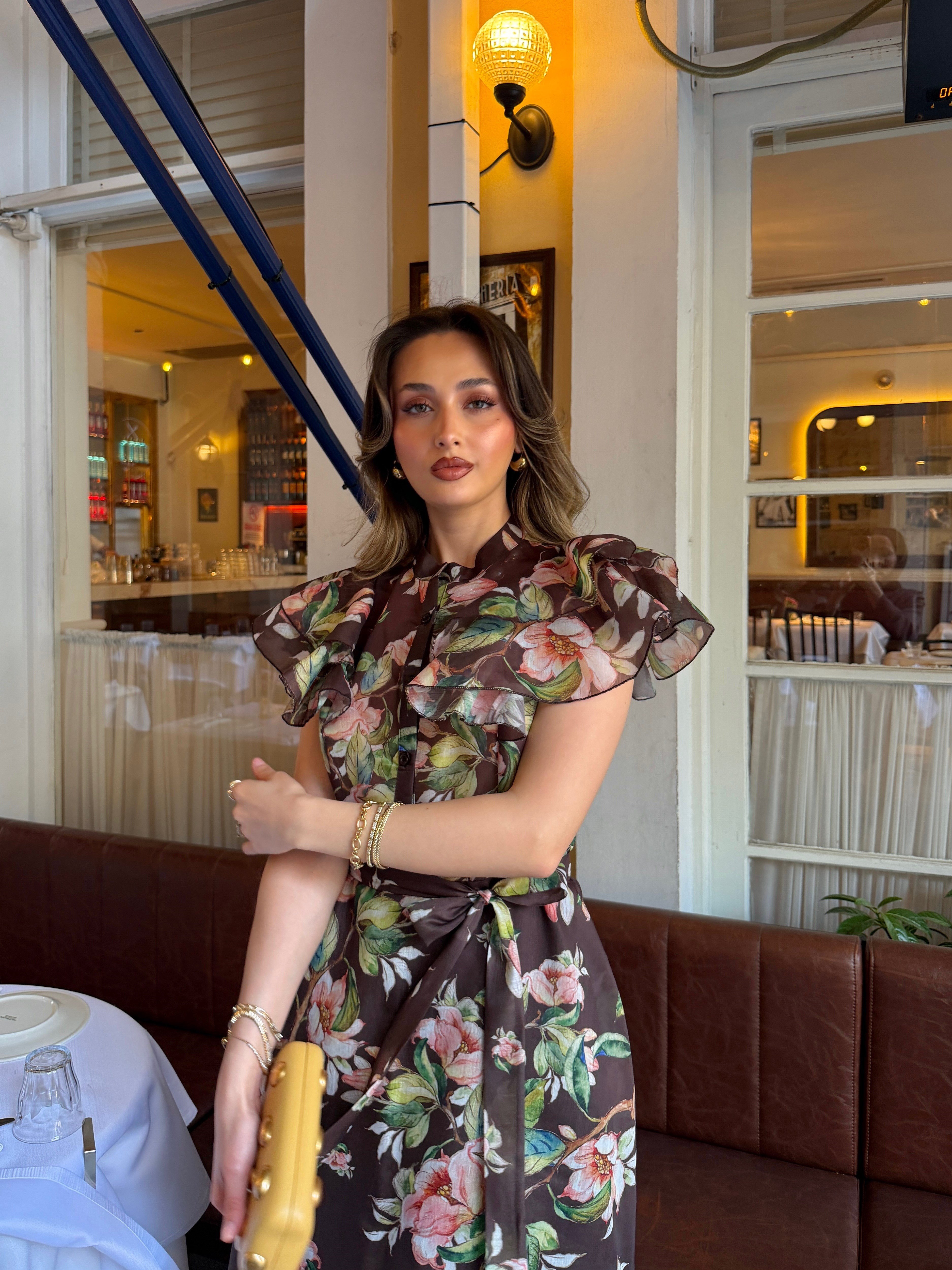 Fırfırlı Omuz Floral Desenli Elbise Kahve 