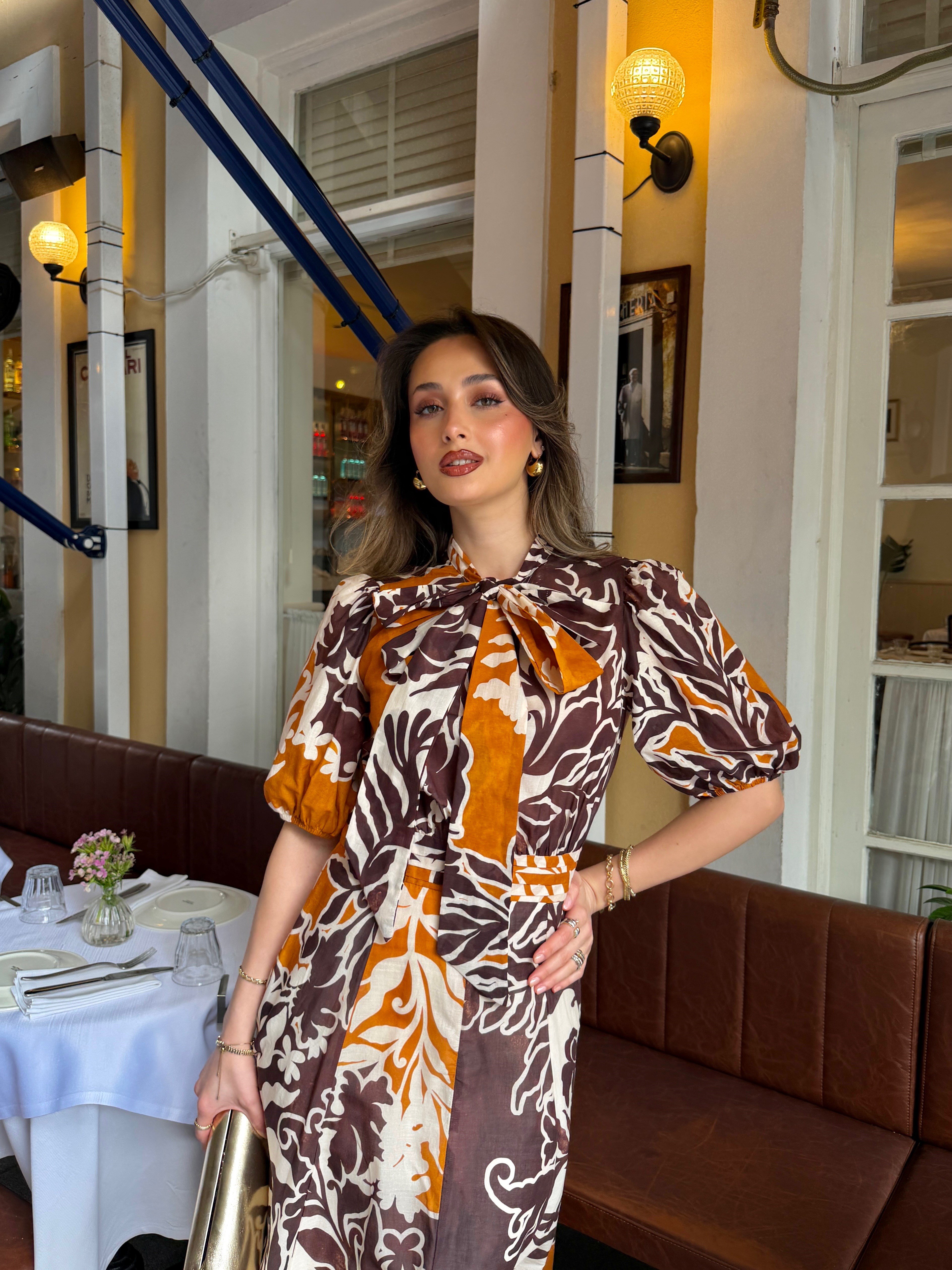 Fularlı Desenli Maxi Elbise Kahve