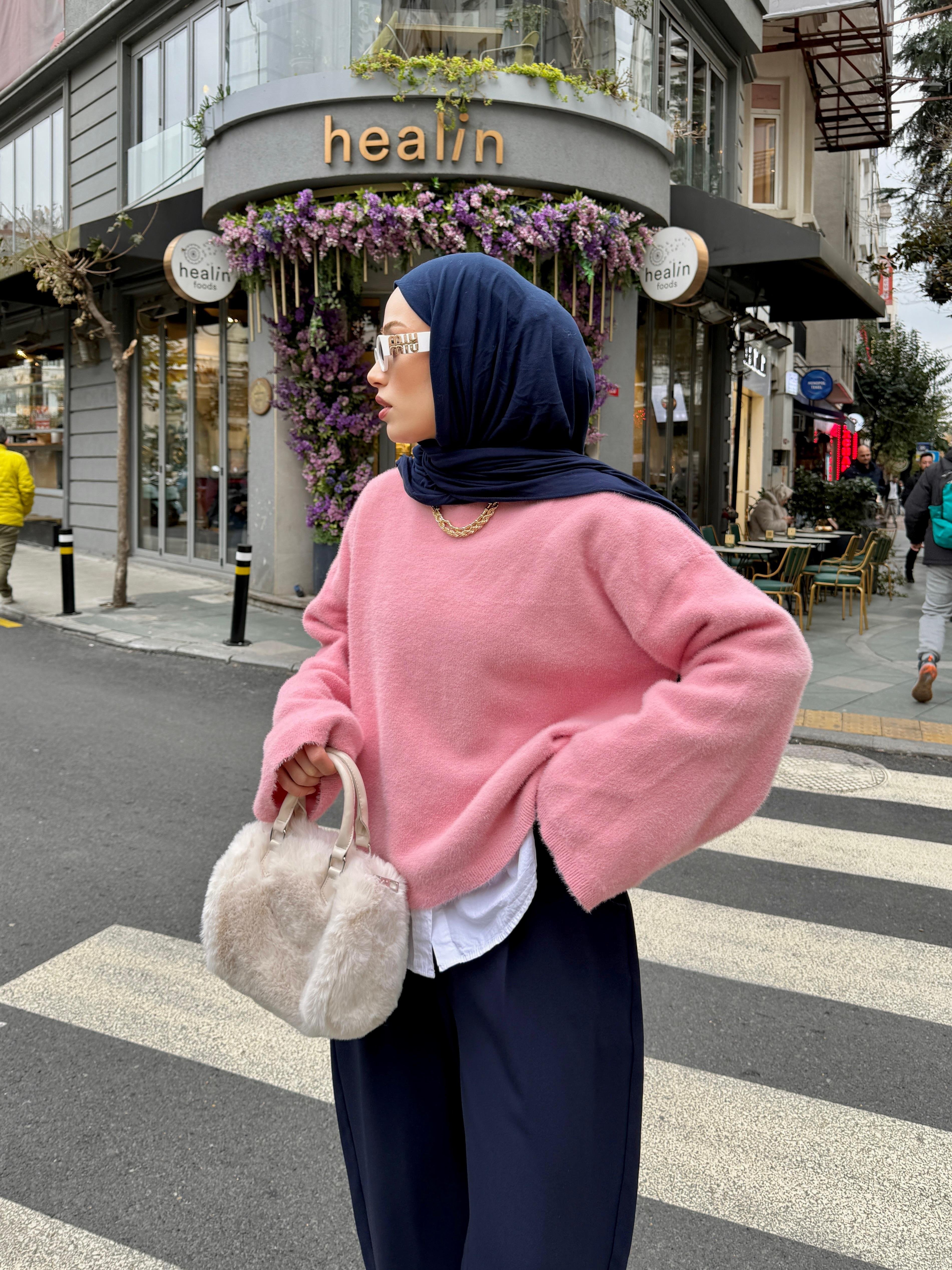 Geniş Kol Pembe Triko Yün Kazak