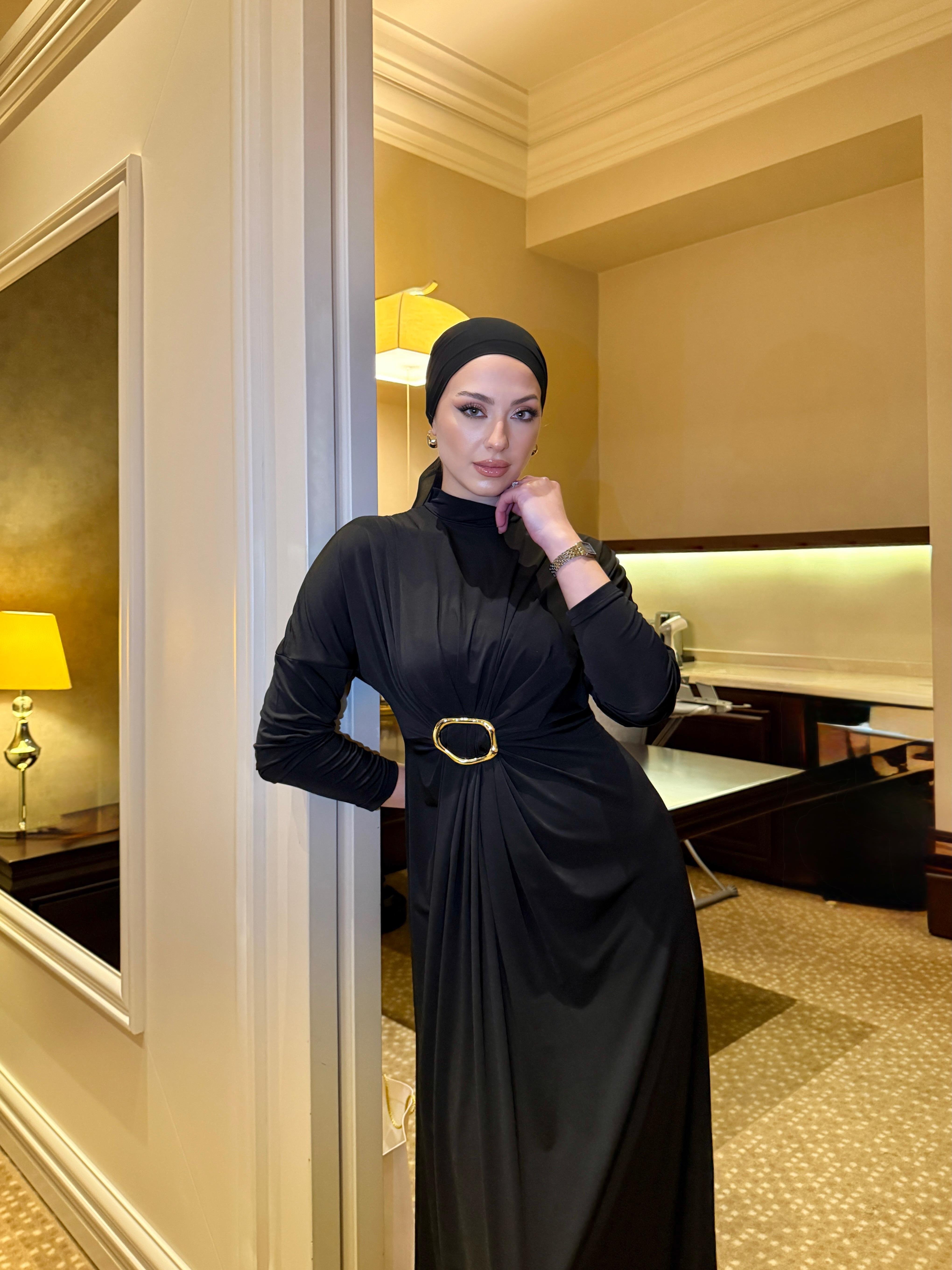 Gold Tokalı Siyah Elbise