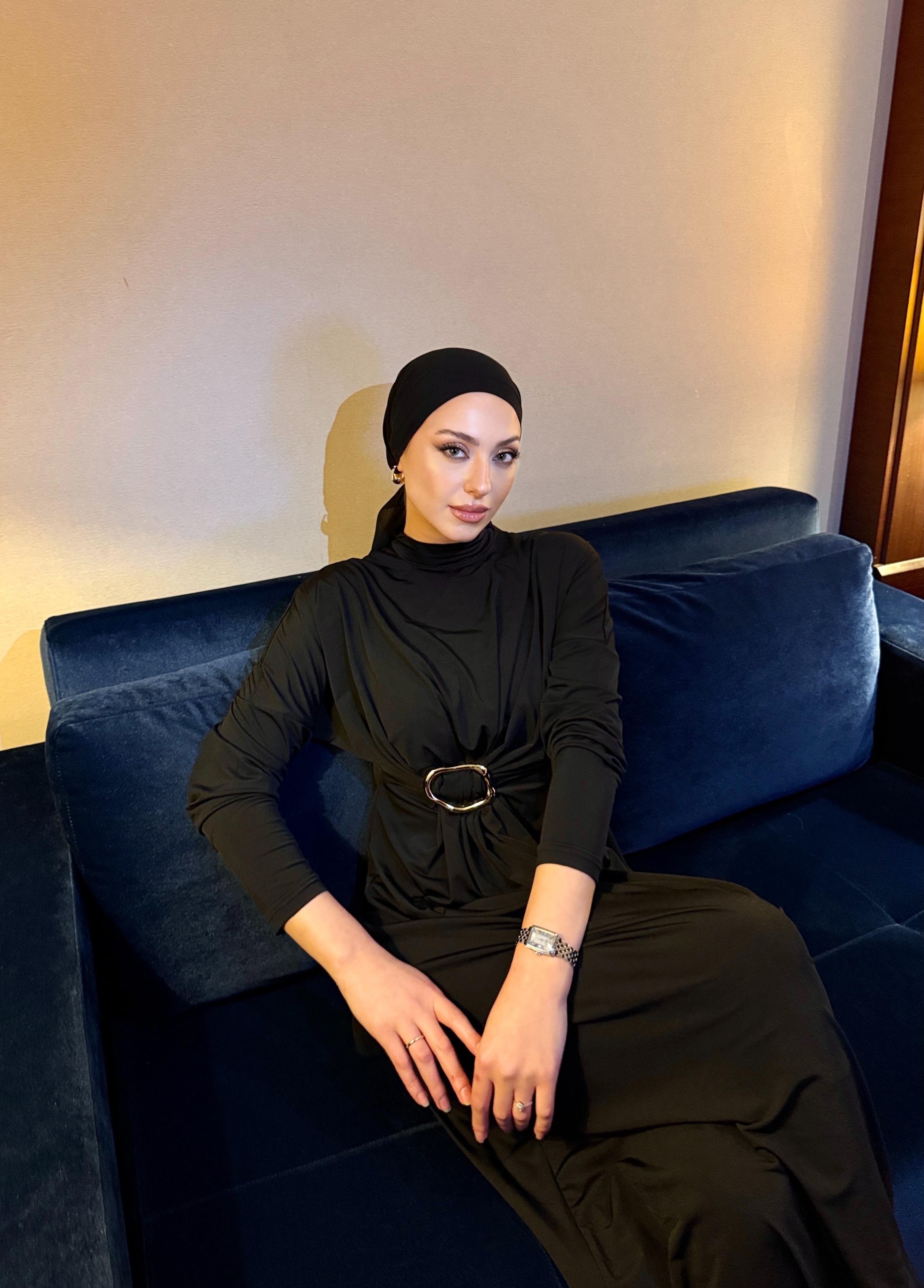 Gold Tokalı Siyah Elbise