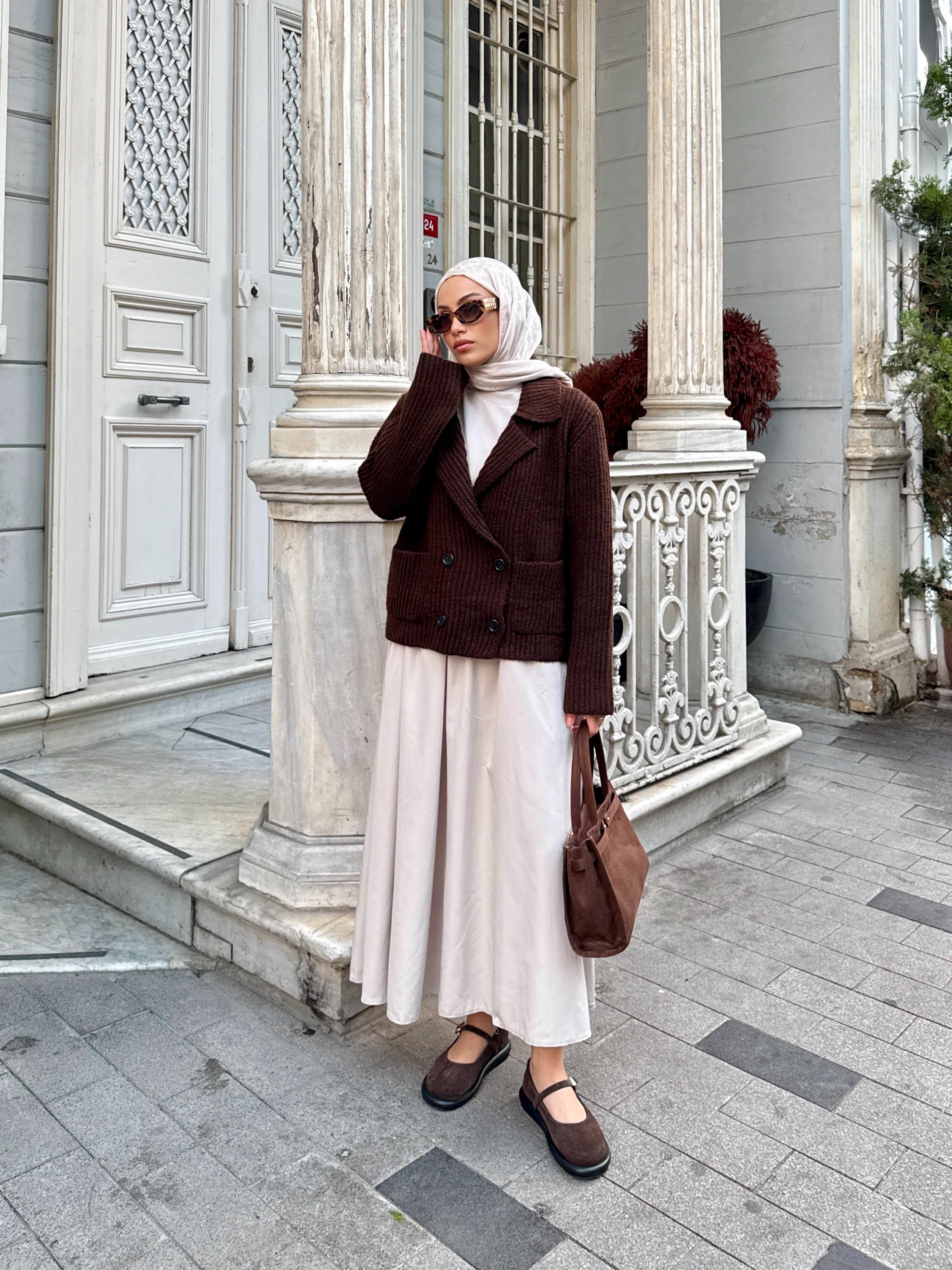 Kısa Kahve Triko Ceket