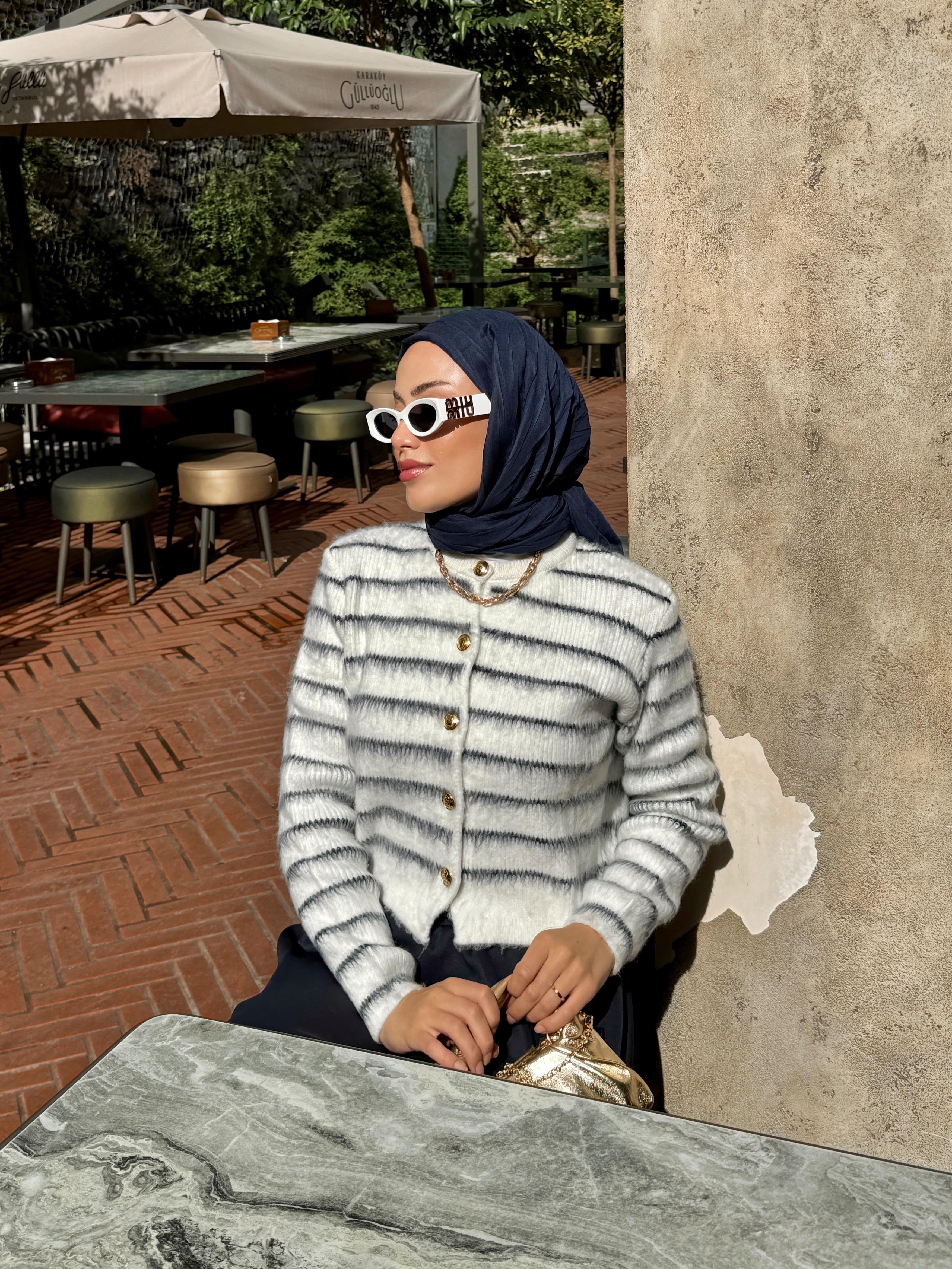 Lacivert Çizgili Yün Hırka