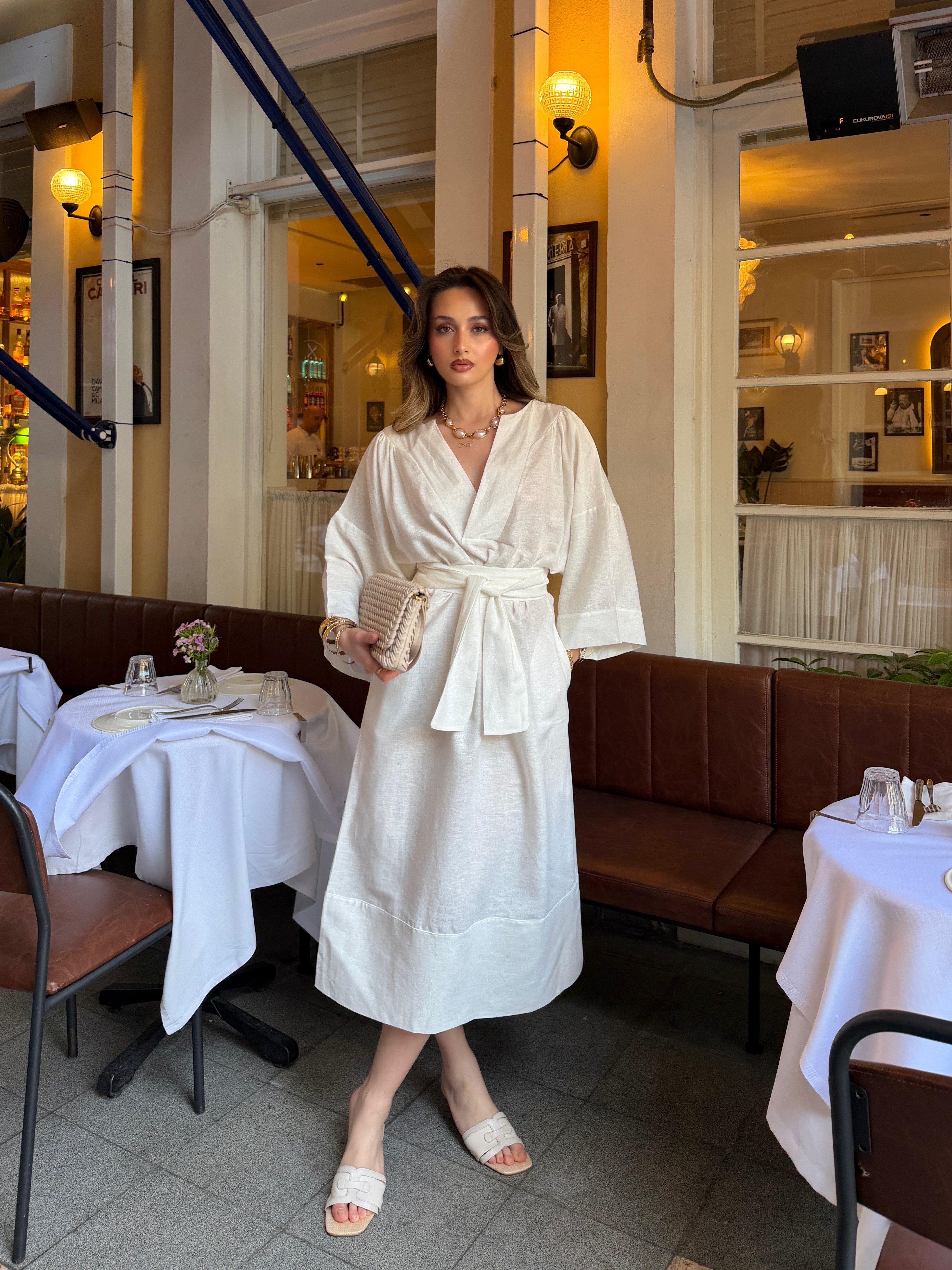 Oversize Kuşaklı Keten Elbise Beyaz 