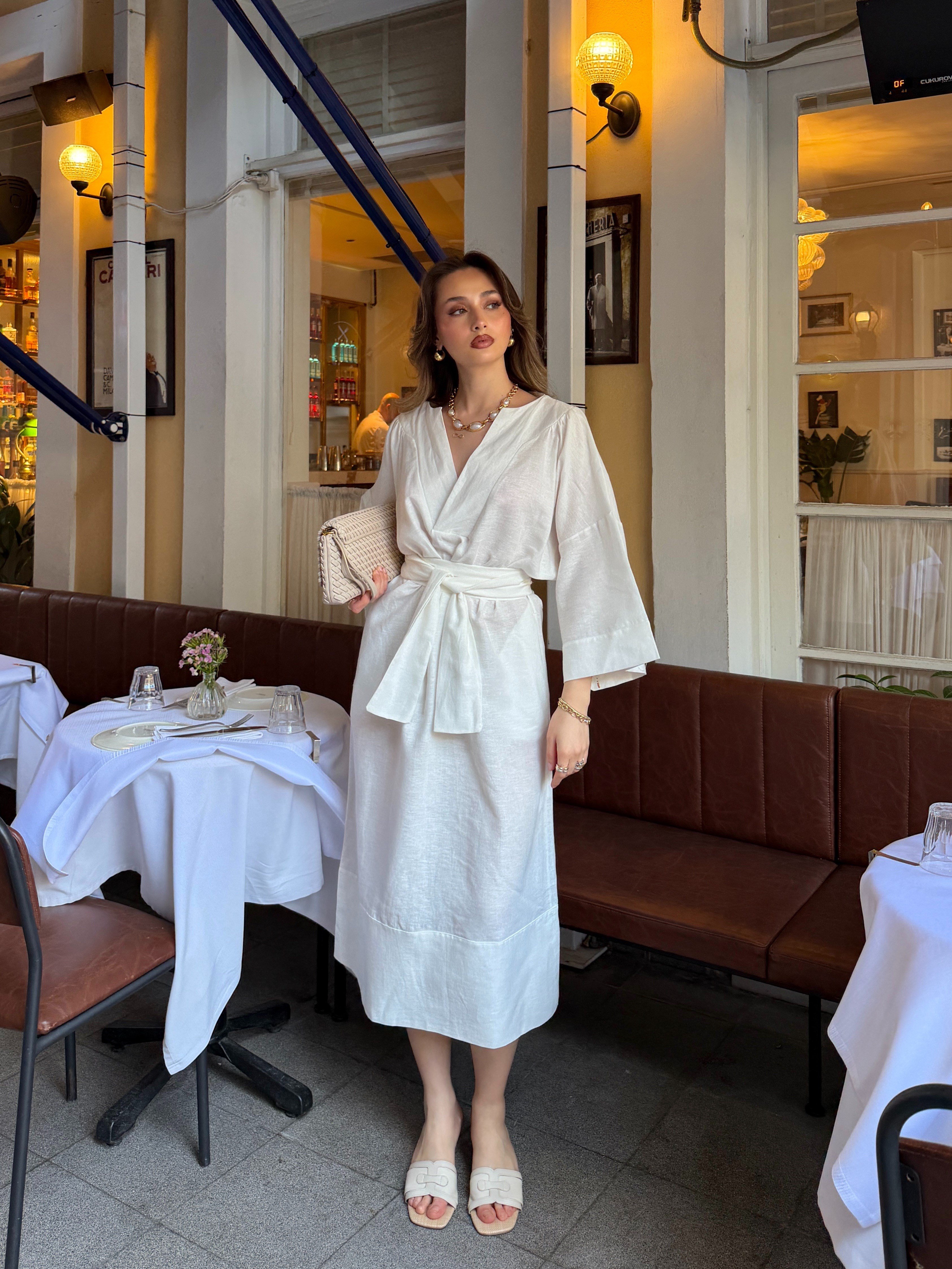 Oversize Kuşaklı Keten Elbise Beyaz 