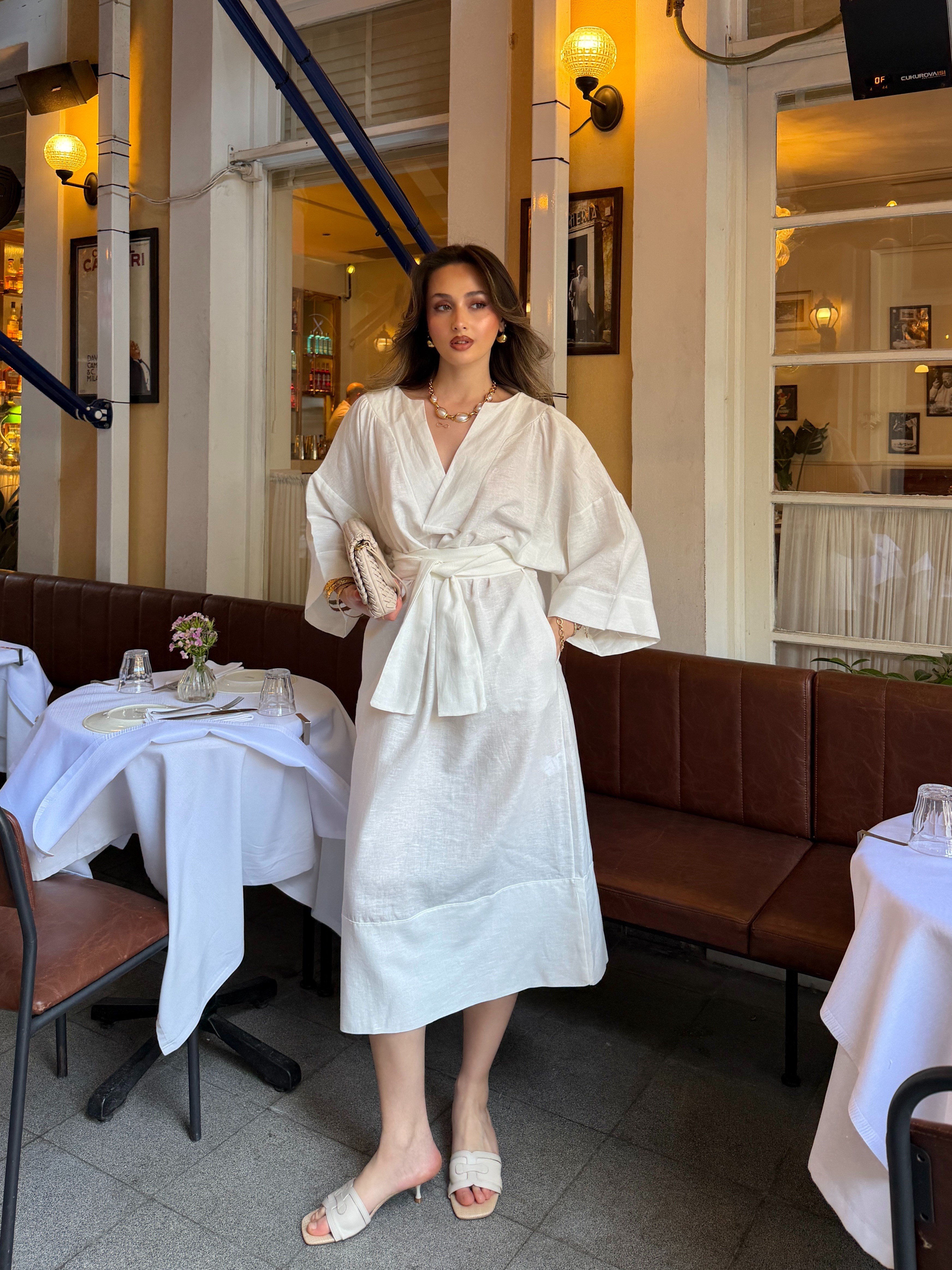 Oversize Kuşaklı Keten Elbise Beyaz 