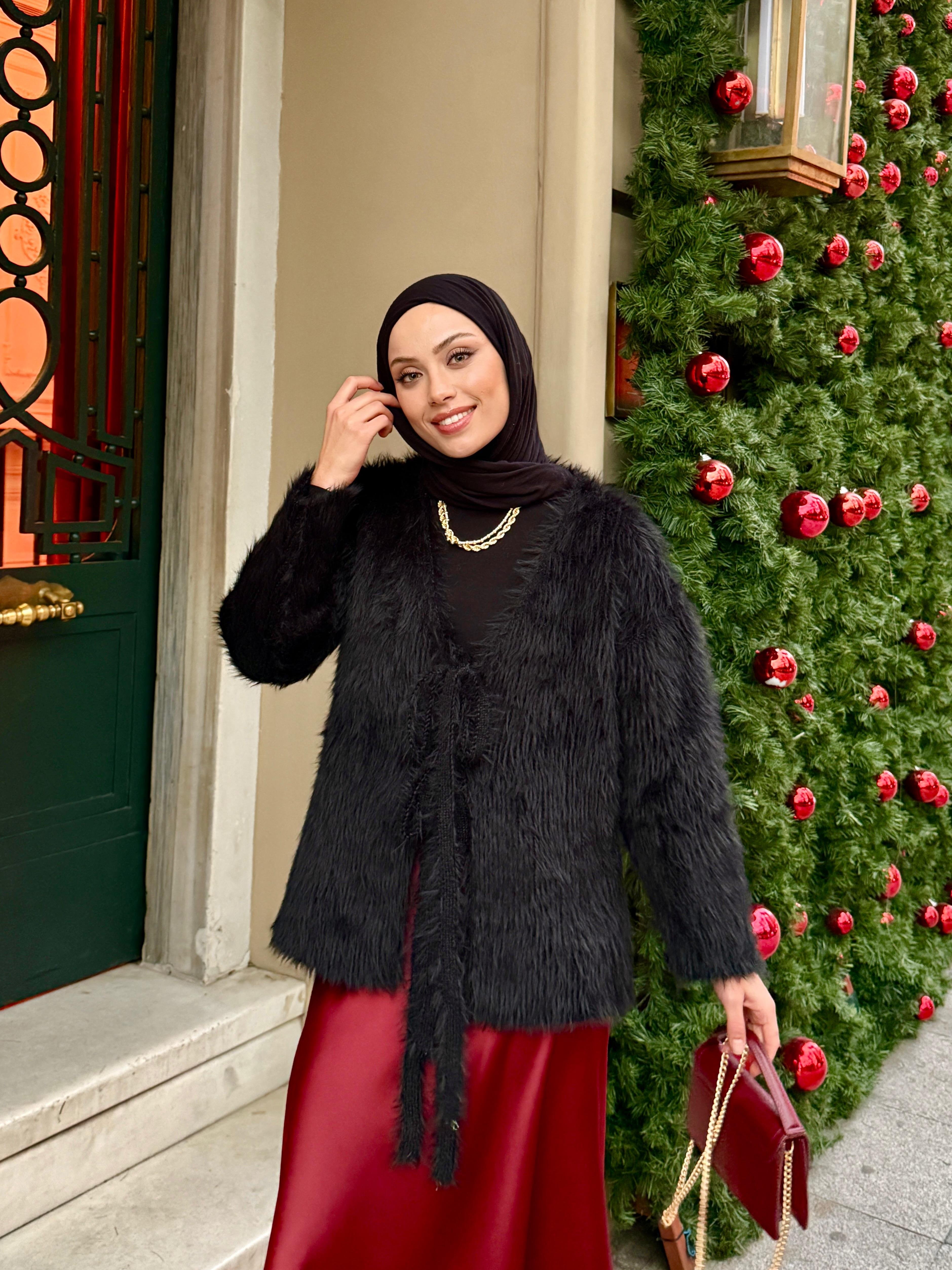 Sakallı Siyah Kürk Hırka