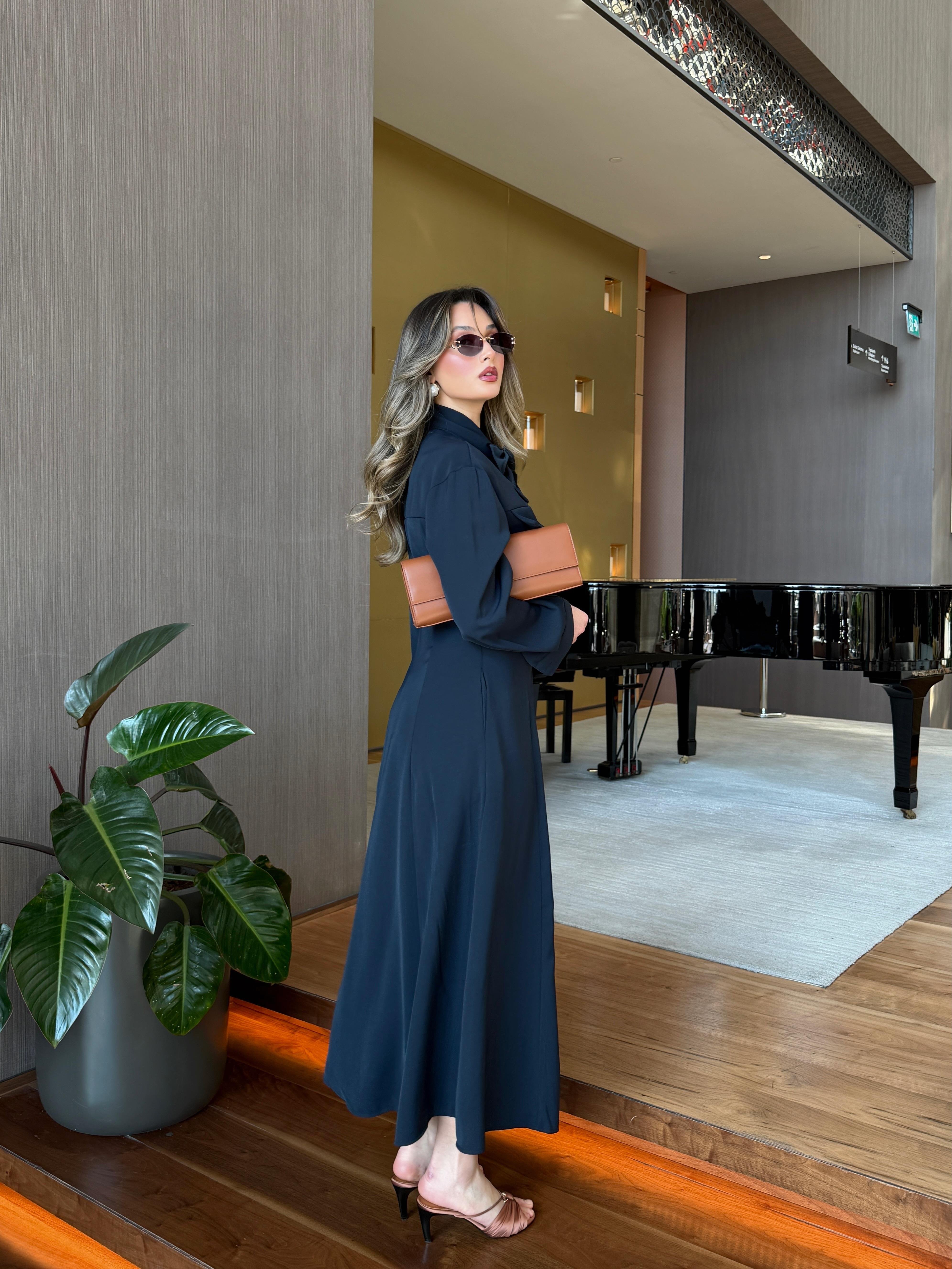 Tam Boy Düğmeli Fularlı Elbise Lacivert