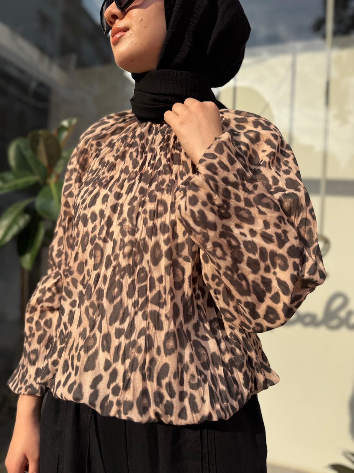 25SSBLZ0001 Leopar Desenli Yaka Detaylı Kadın Bluz Leopar