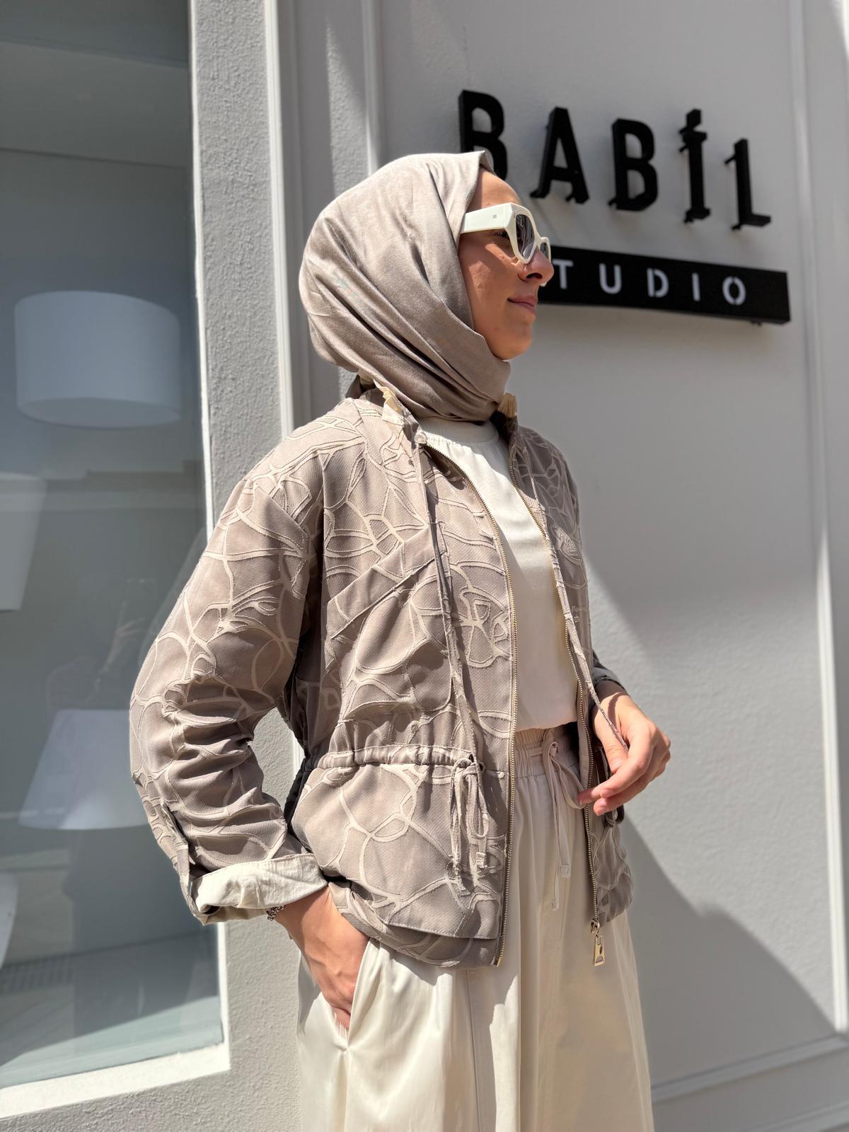 25SSCEK0009 Beli Sıkmalı Kumaş Detaylı Kadın Ceket Kahve