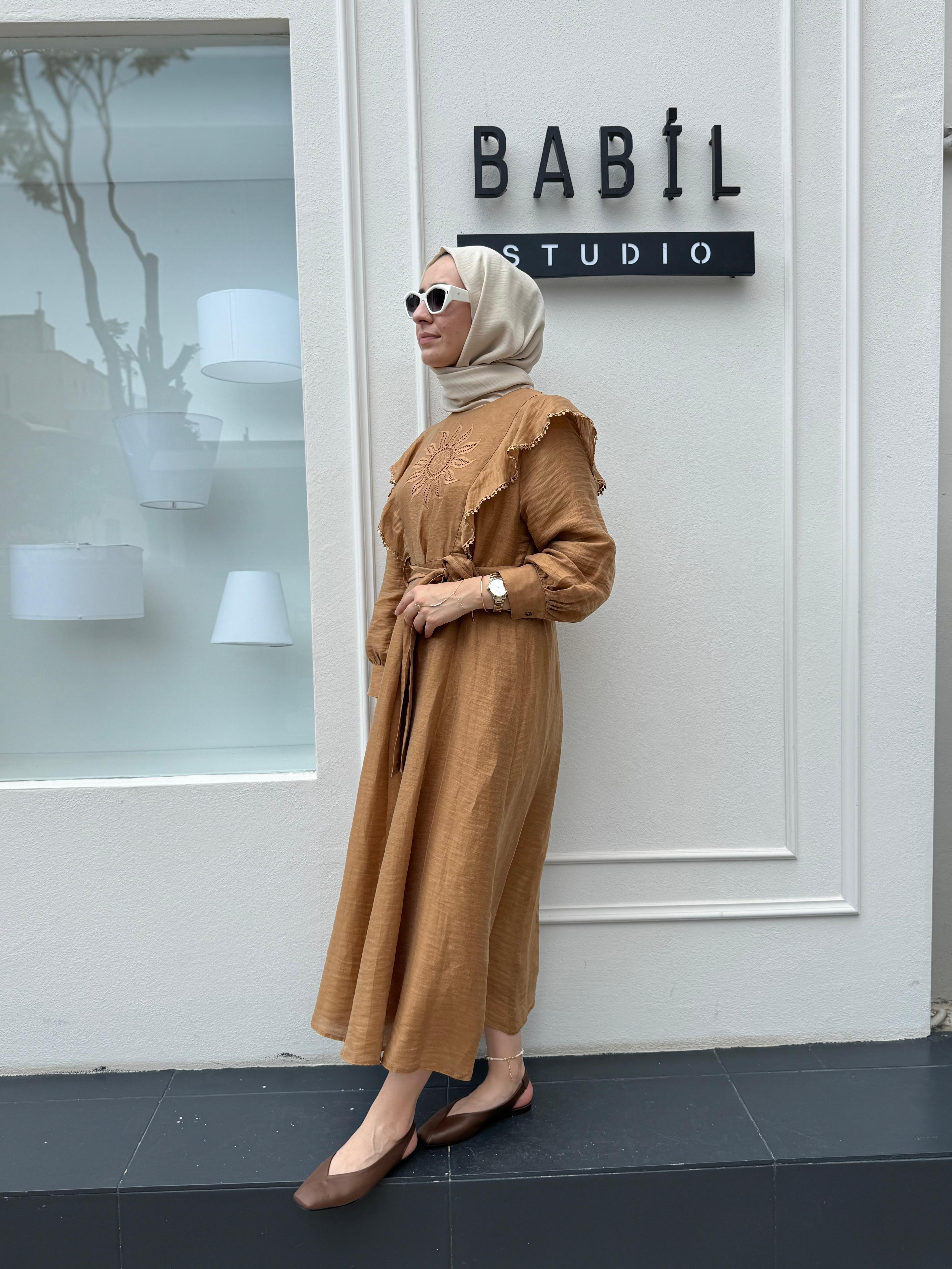 25SSELB0024 Nakış İşlemeli Ruby Kadın Elbise Camel