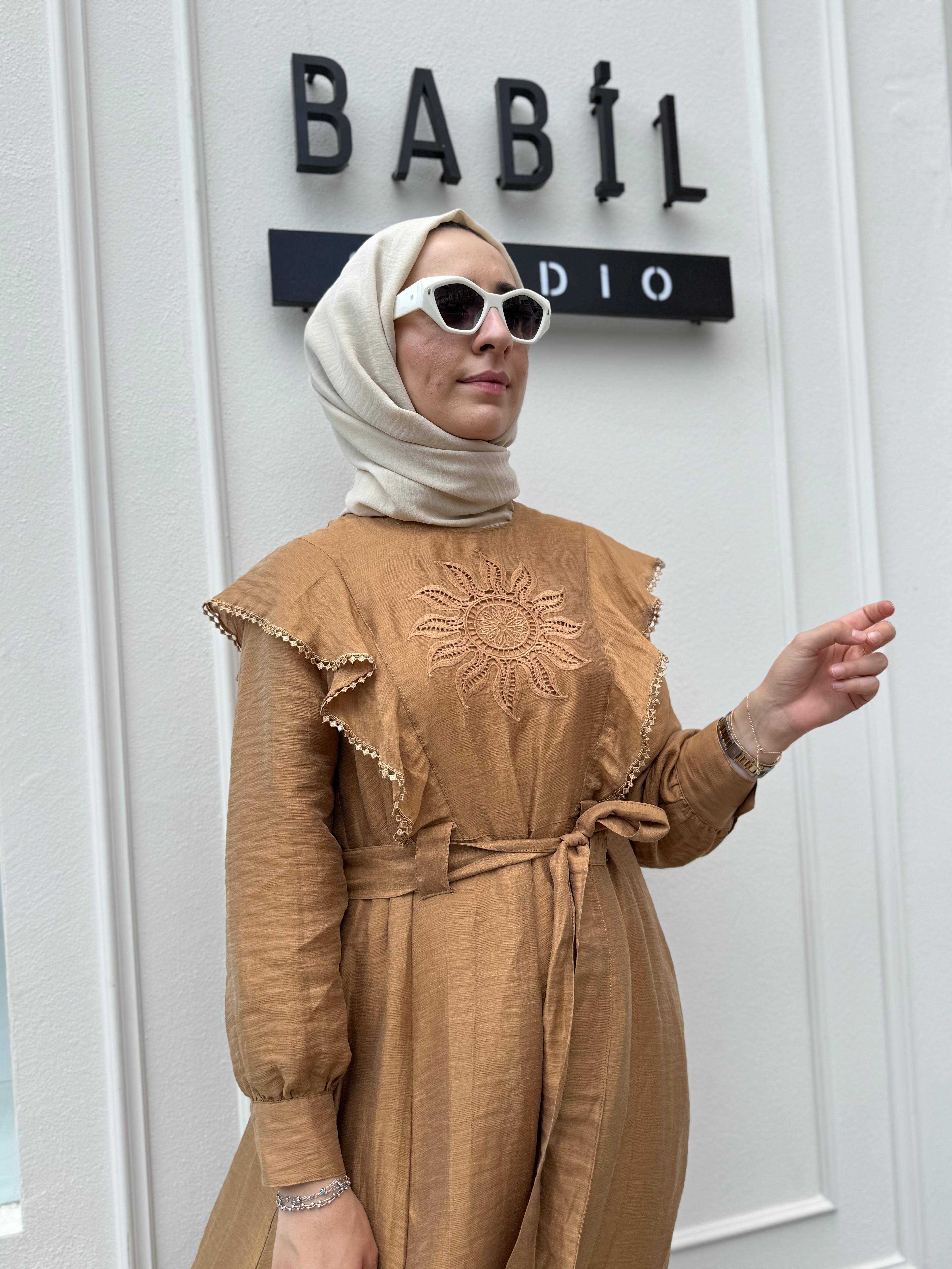 25SSELB0024 Nakış İşlemeli Ruby Kadın Elbise Camel