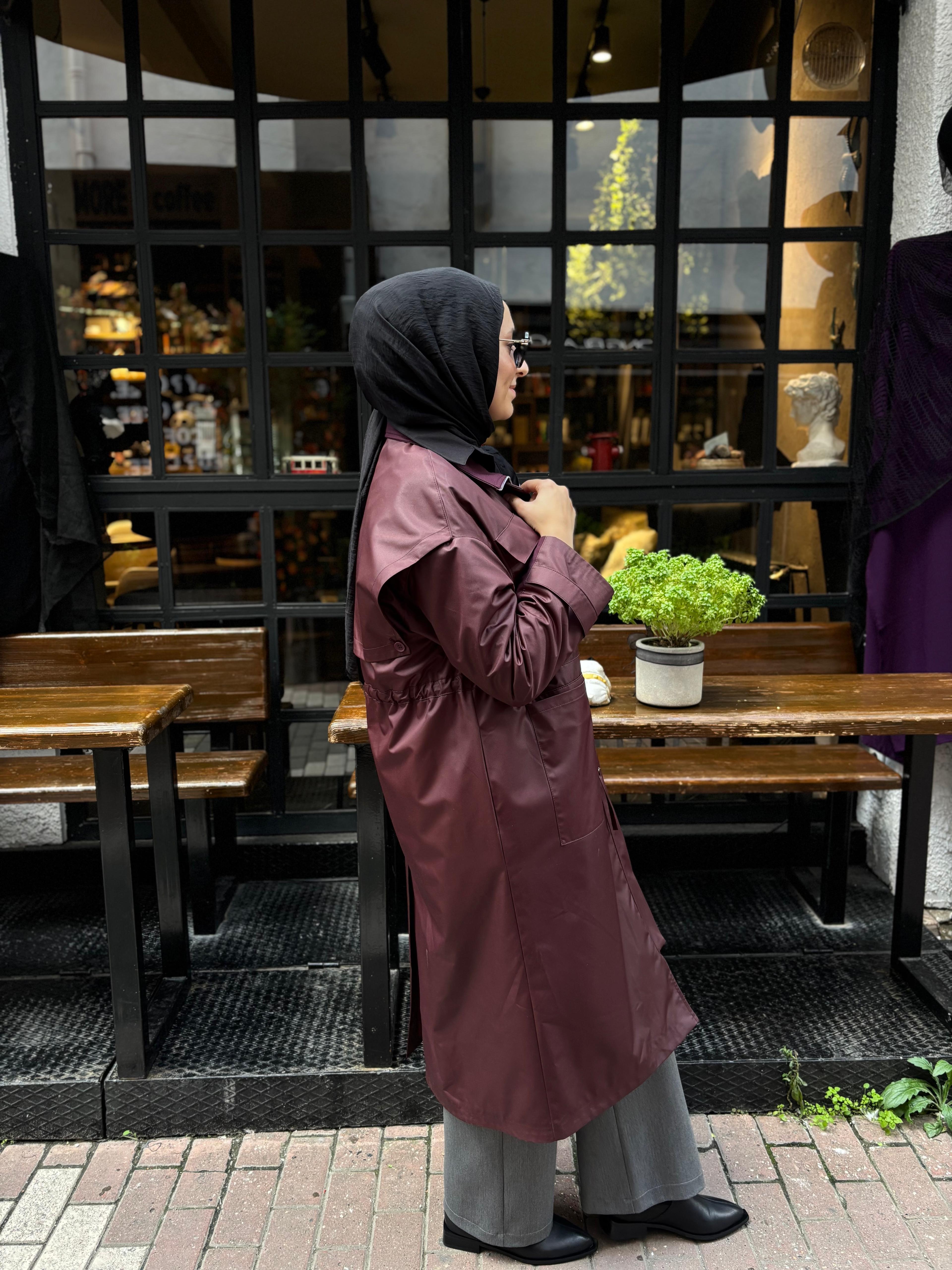 26FW606 Belden Sıkmalı Kadın Yağmurluk Bordo