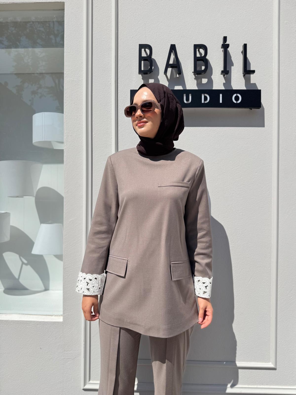 26FWCEK0037 Güpür Detaylı Kadın Takım Vizon