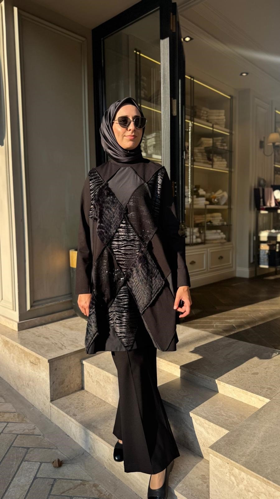 40009 Tüy Detay Kadın Tunik Siyah