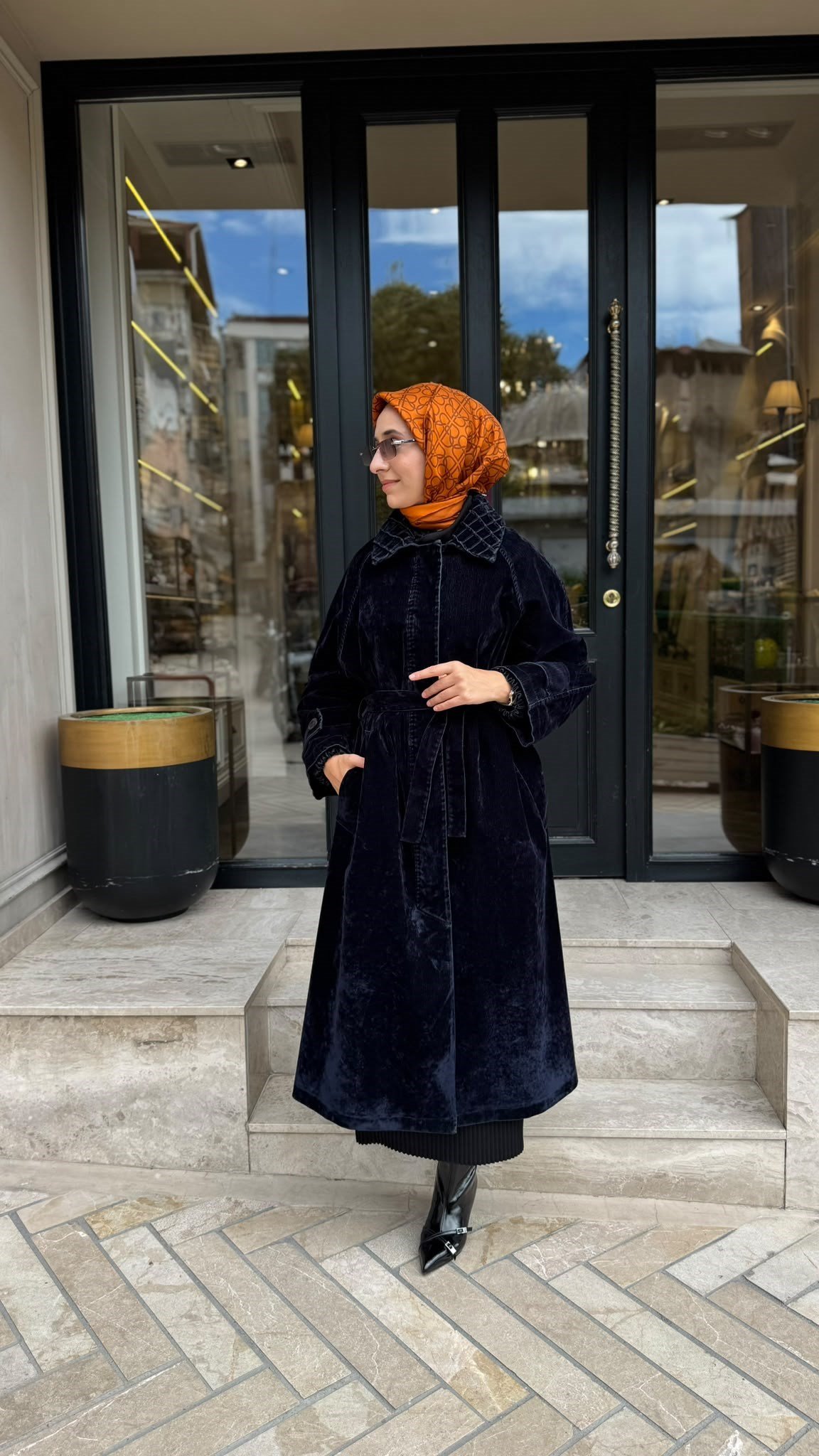 40500 Dokulu Kadın Pardesü Lacivert