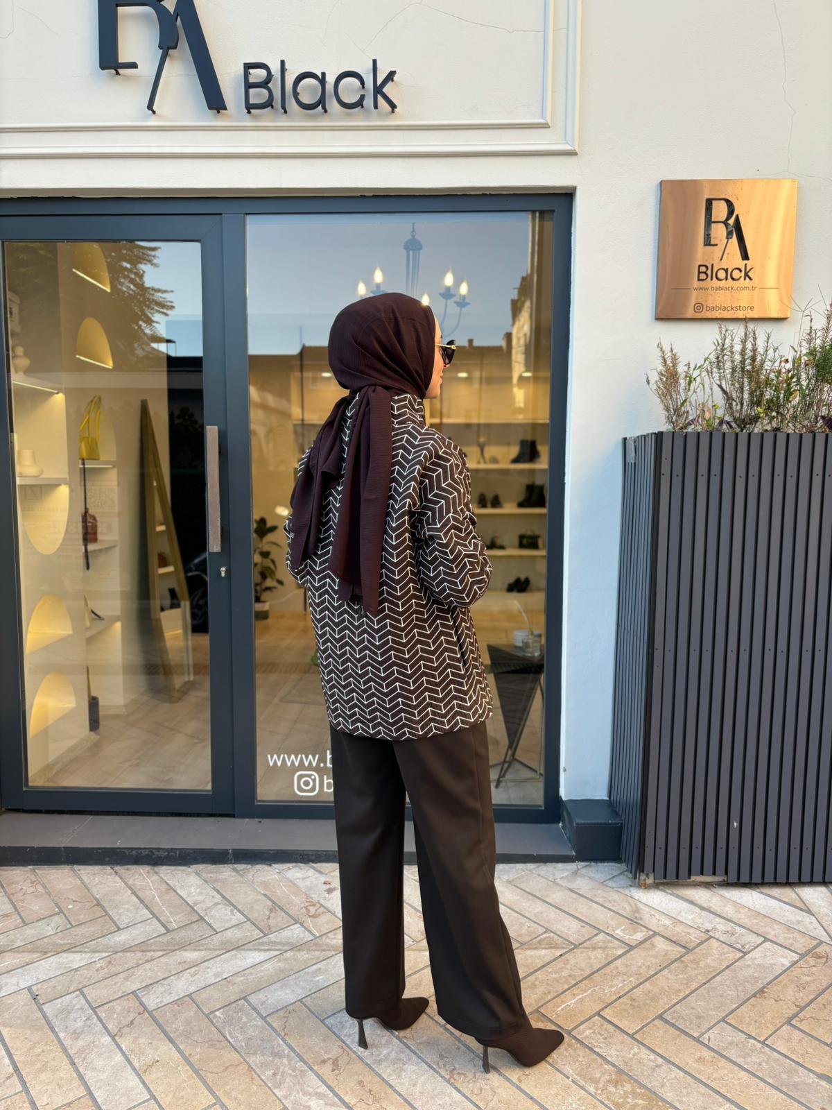 505320 Desenli Kadın Kap Kahve