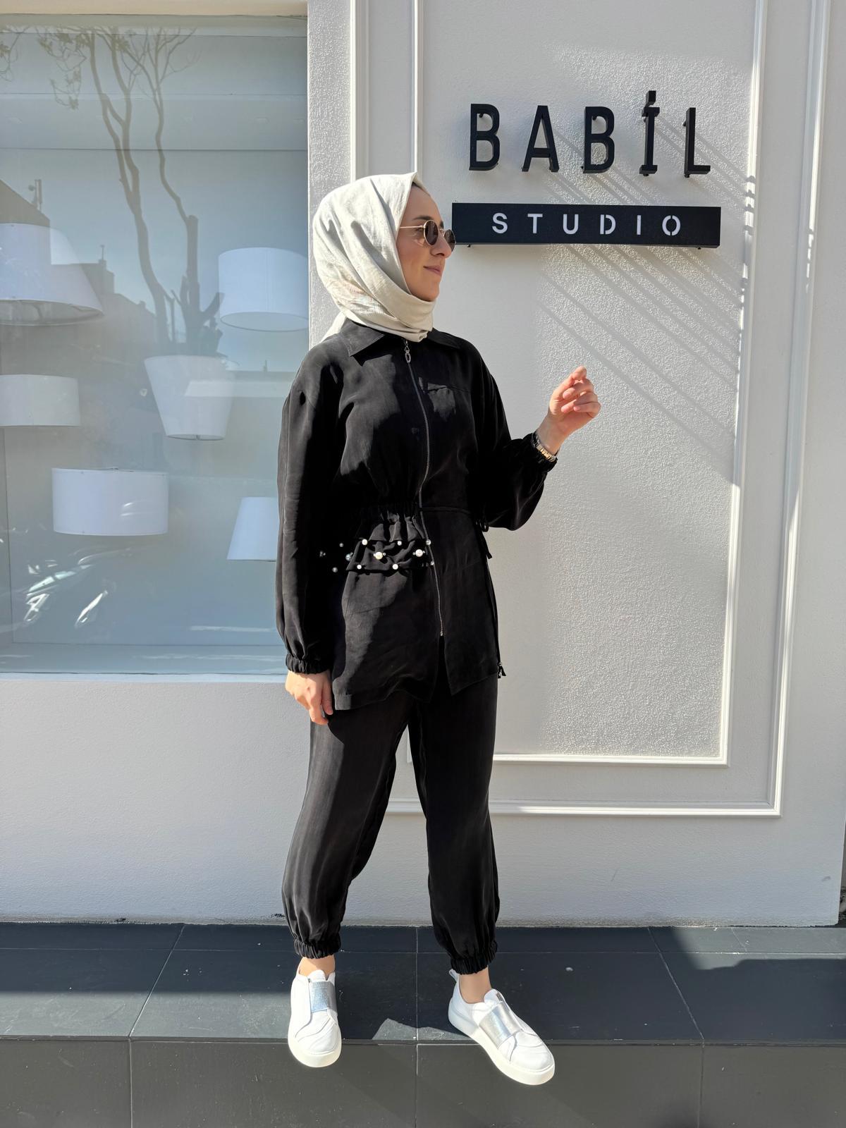 Beli Sıkmalı İncili Kadın Ceket Siyah