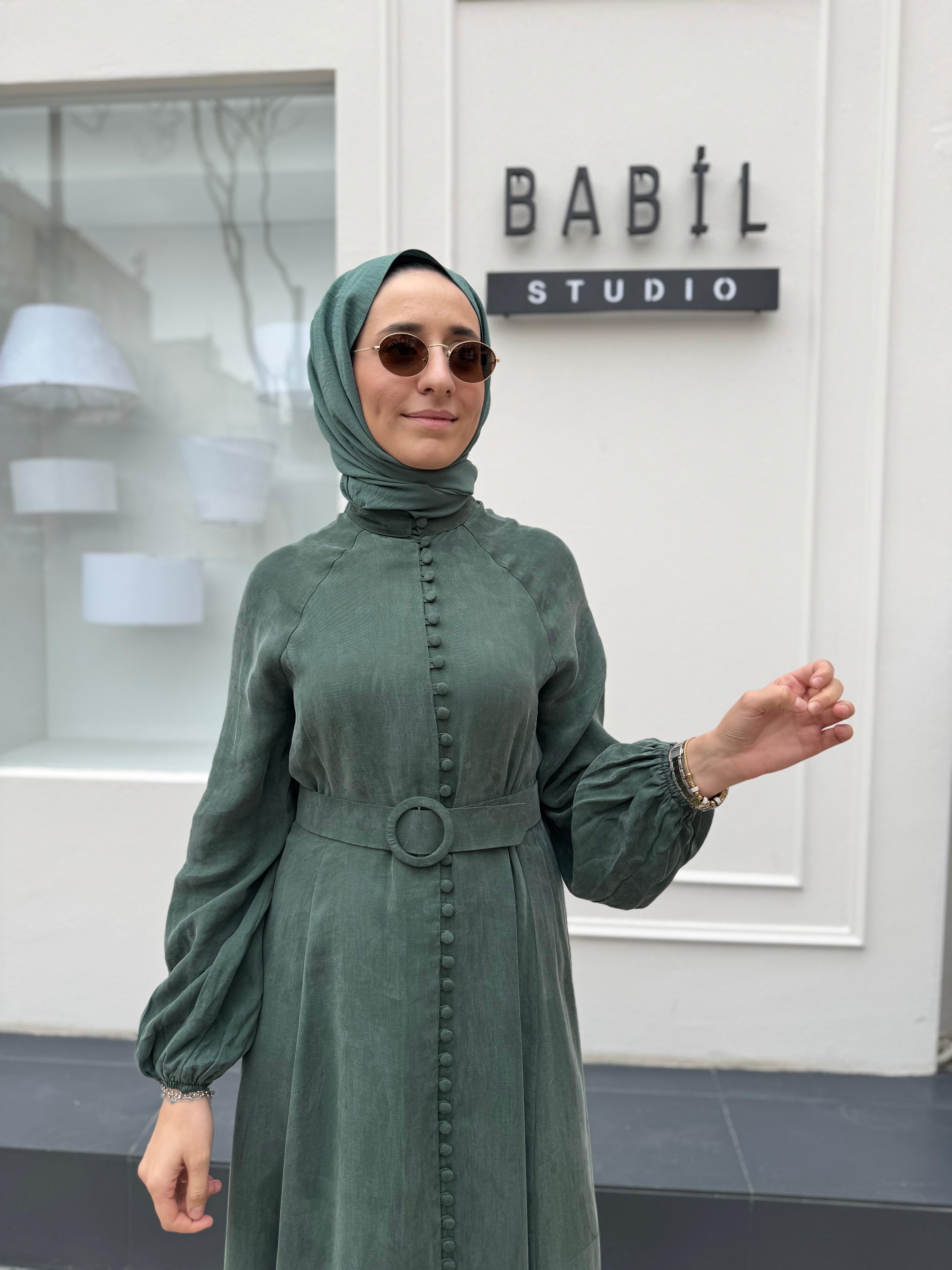 Brit Düğmeli Taşlanmış İpek Kadın Elbise Haki Yeşil