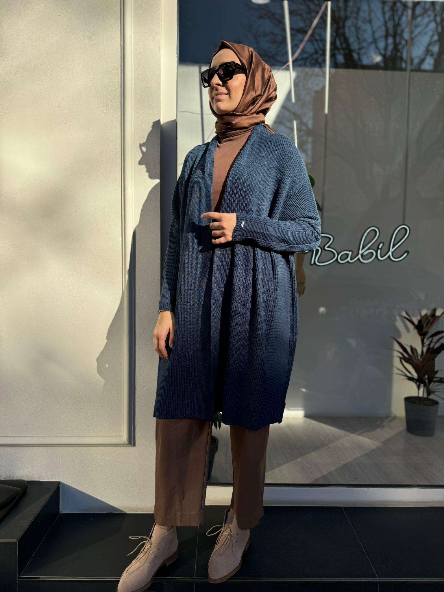 Broş Detaylı Örgülü Yün Kadın Hırka Indigo