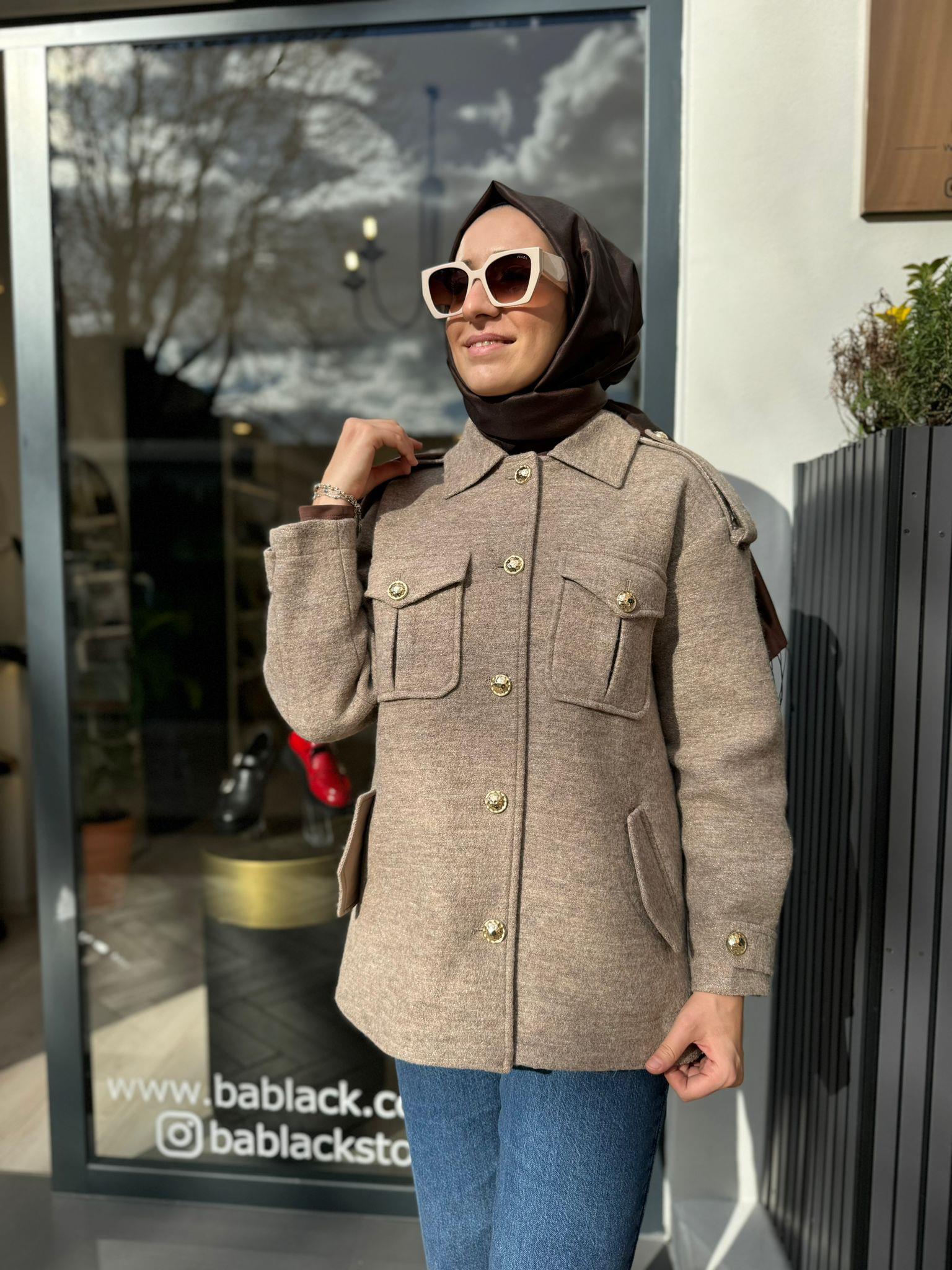 Cep Detaylı Kadın Bend Ceket Bej