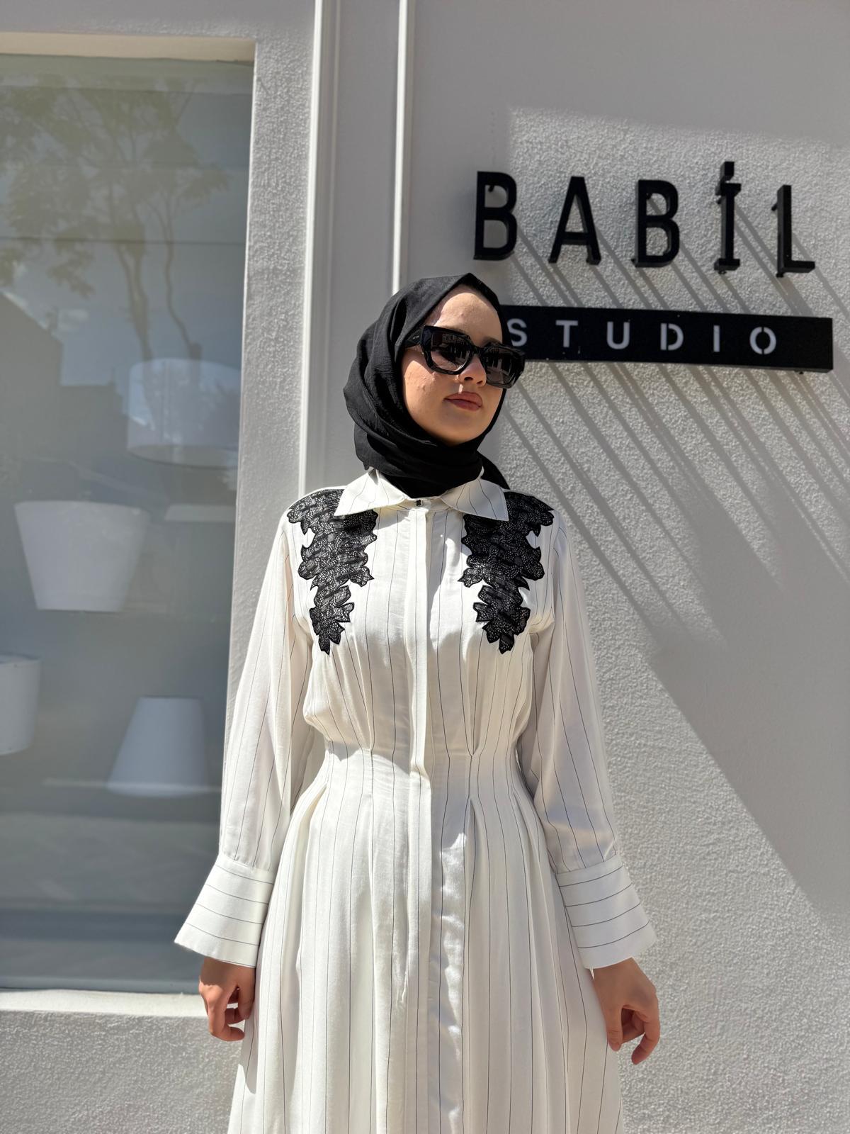 Çizgili Fisto Detaylı Noelle Kadın Elbise Beyaz
